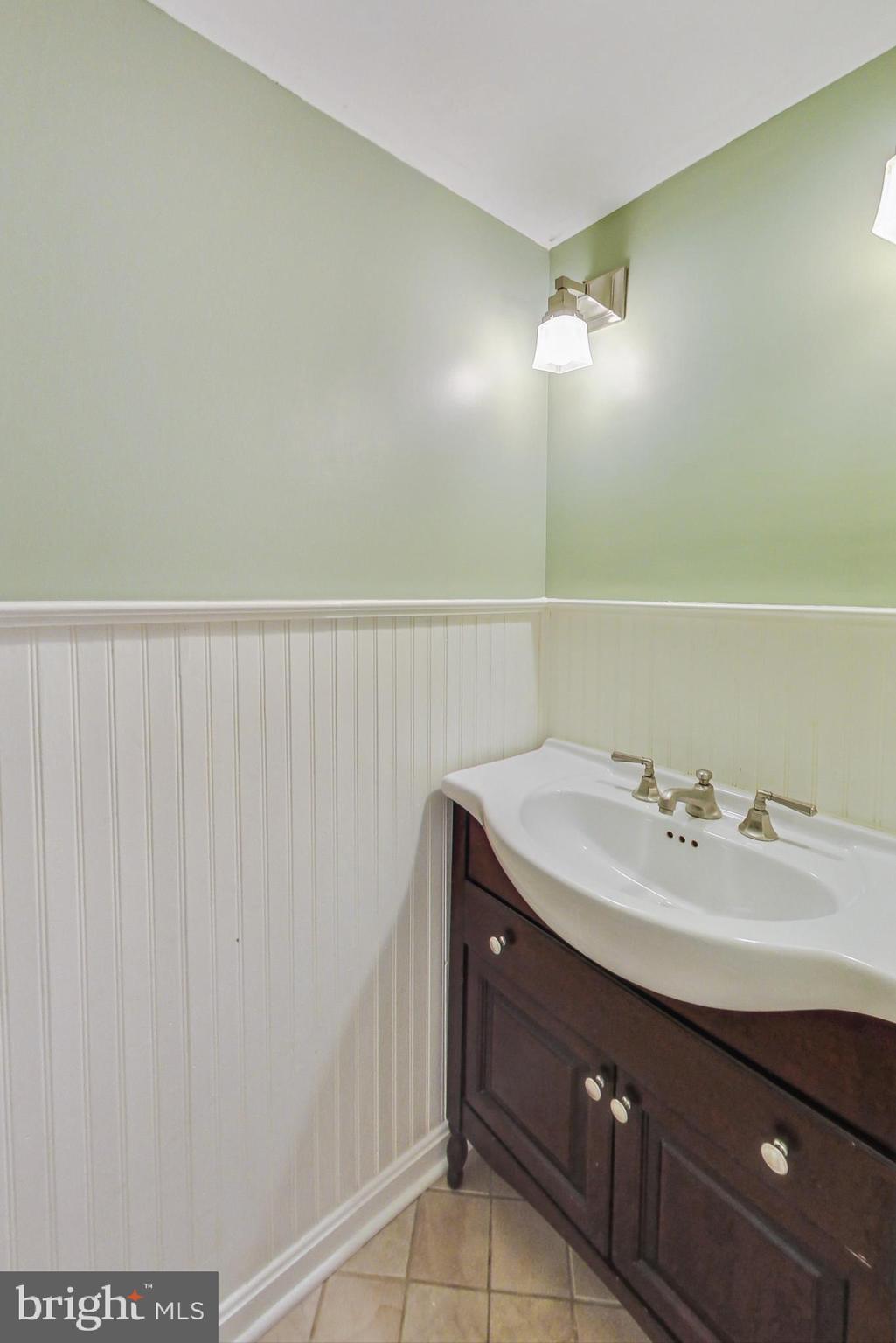 DIAMOND FARM - Residential Lease