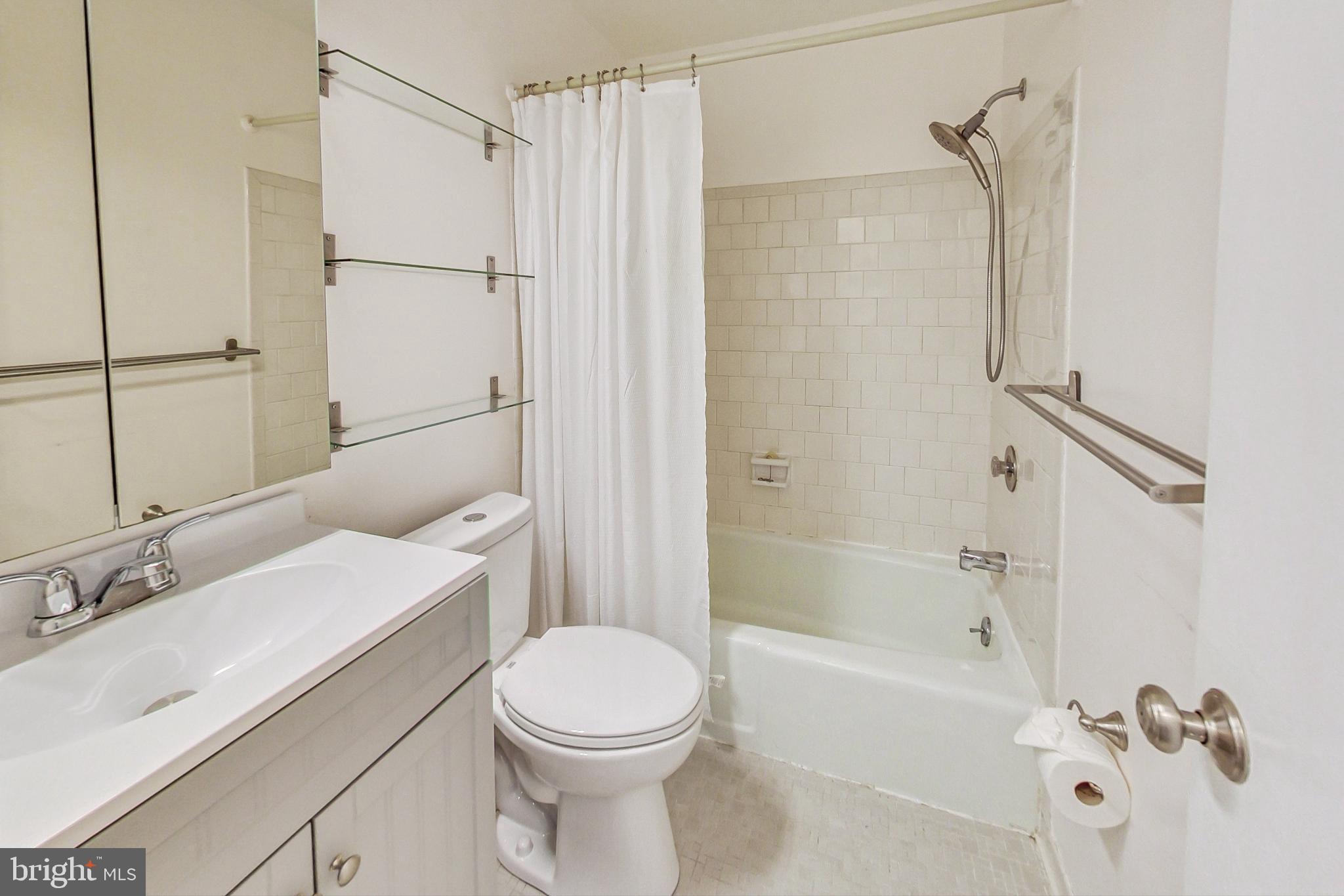 DIAMOND FARM - Residential Lease