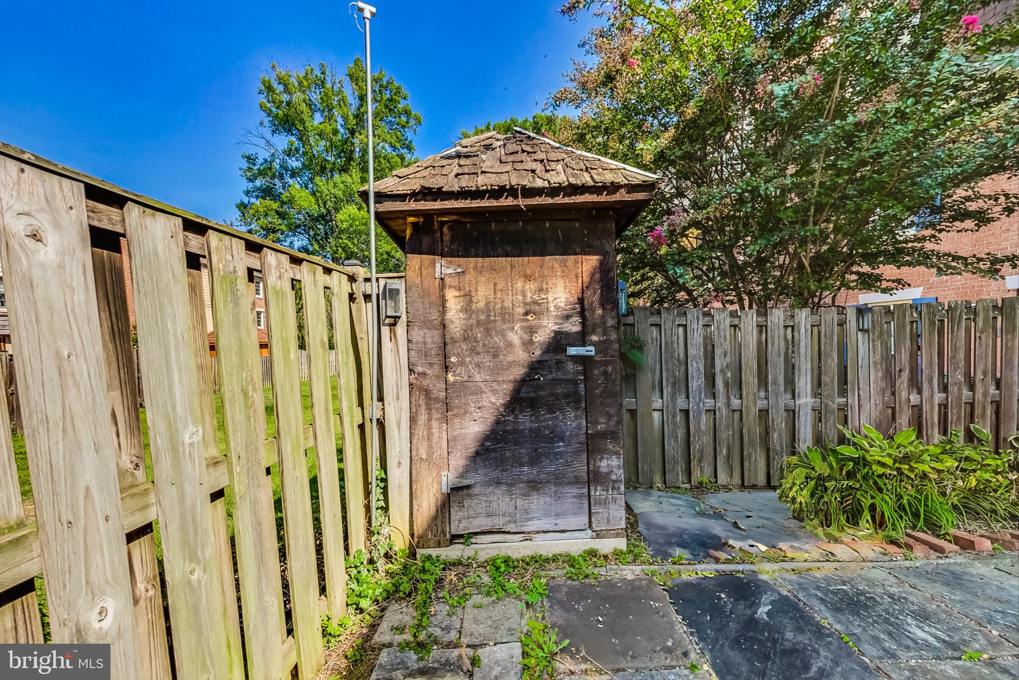 DIAMOND FARM - Residential Lease