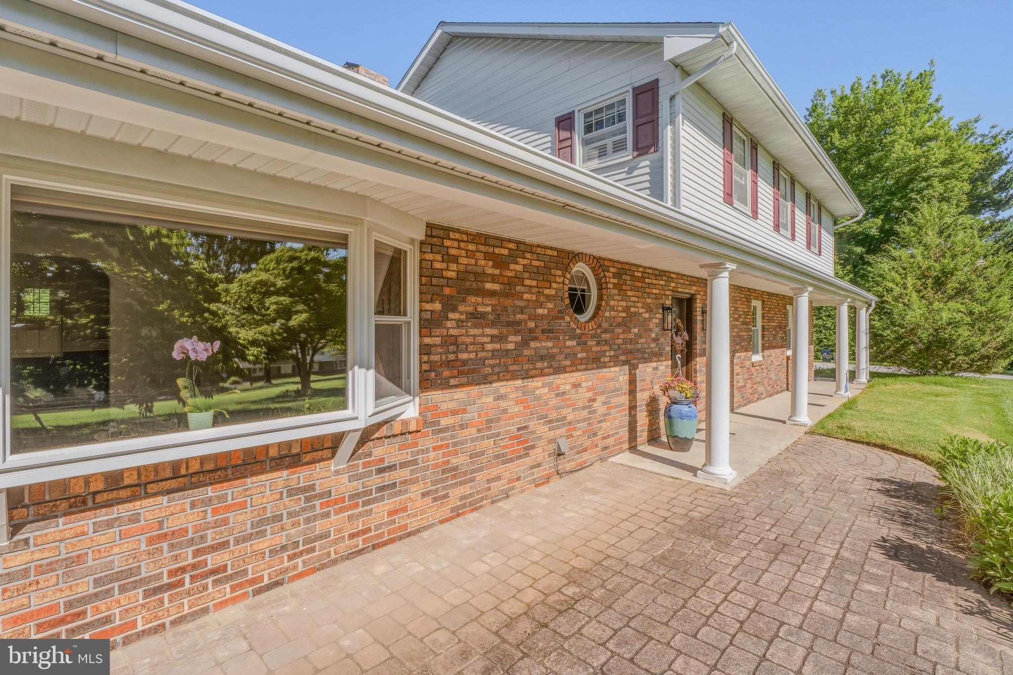 2504 BURGUNDY DRIVE