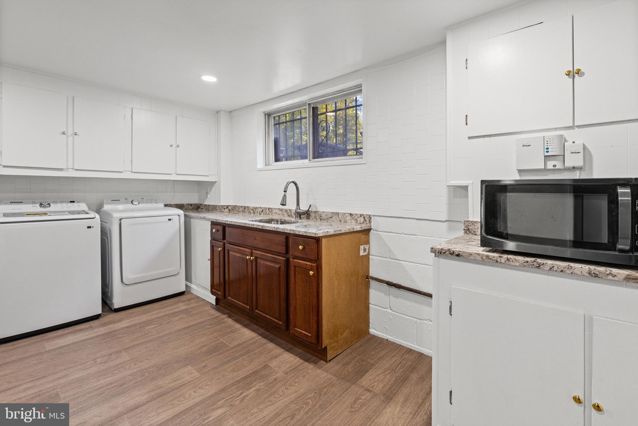 WINDSOR  MILL - Residential