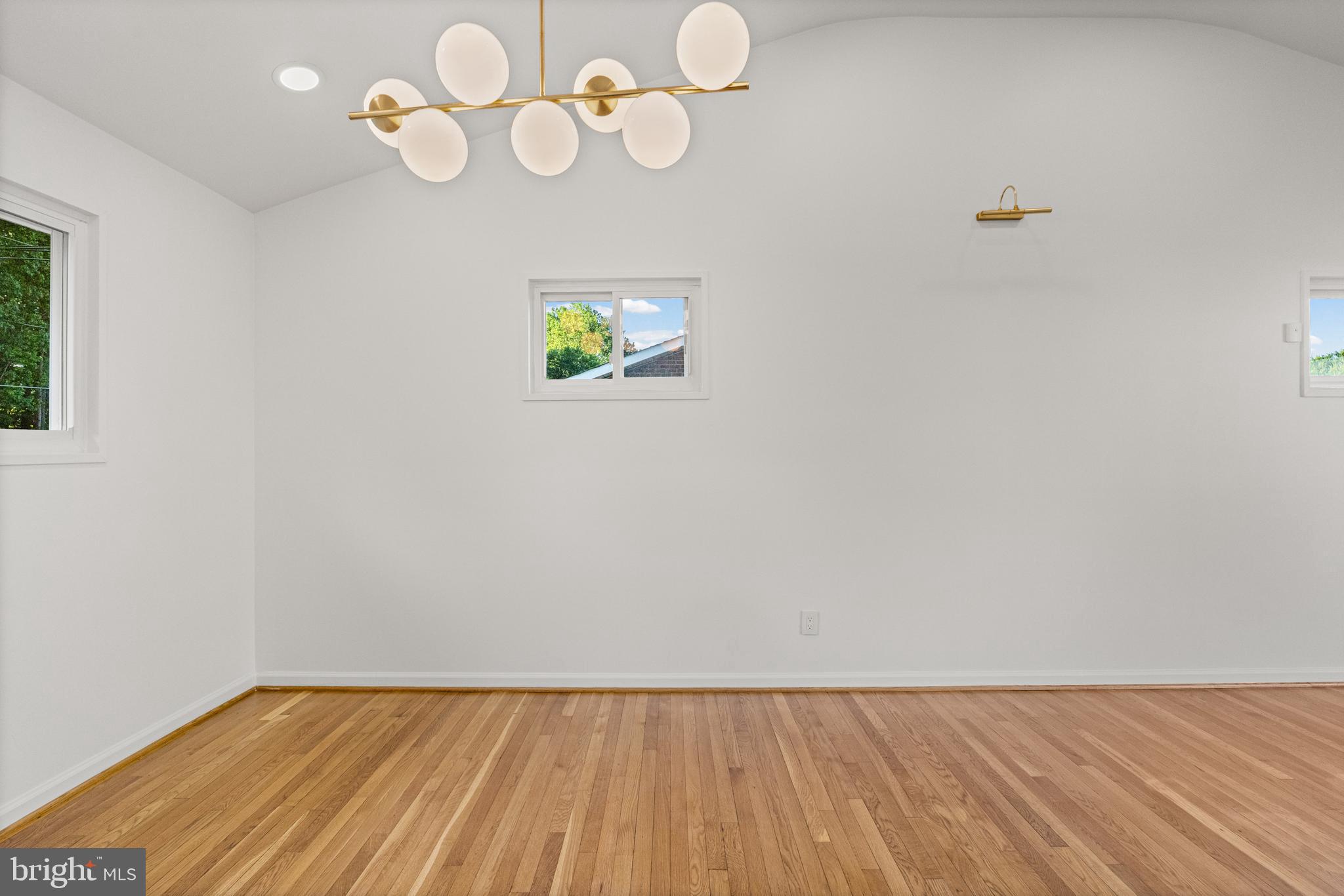 WINDSOR  MILL - Residential