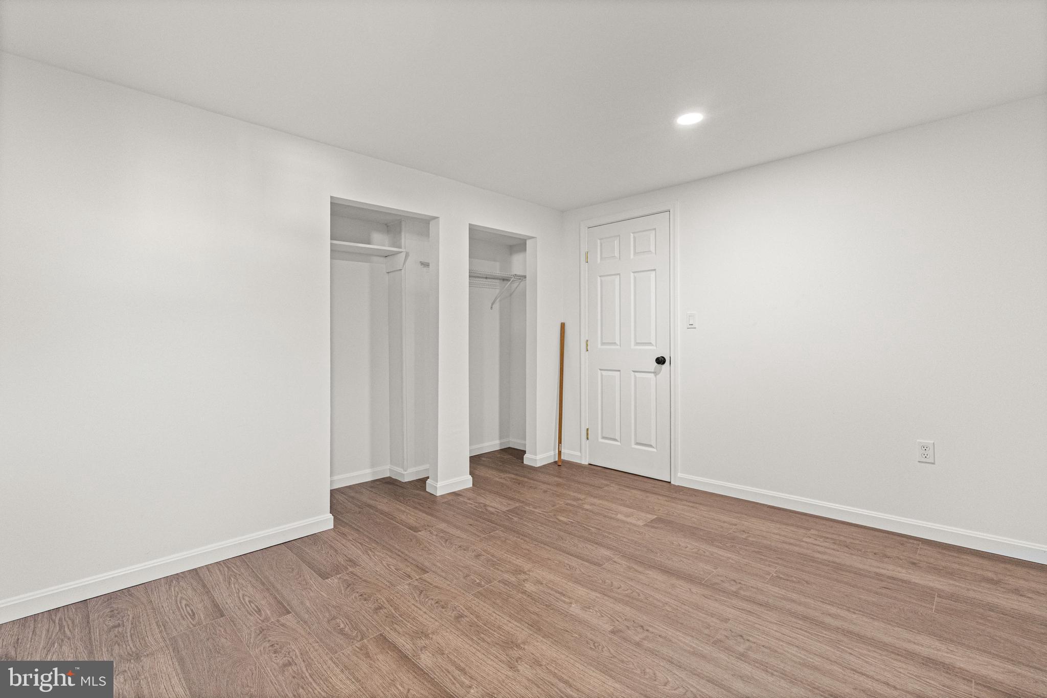 WINDSOR  MILL - Residential