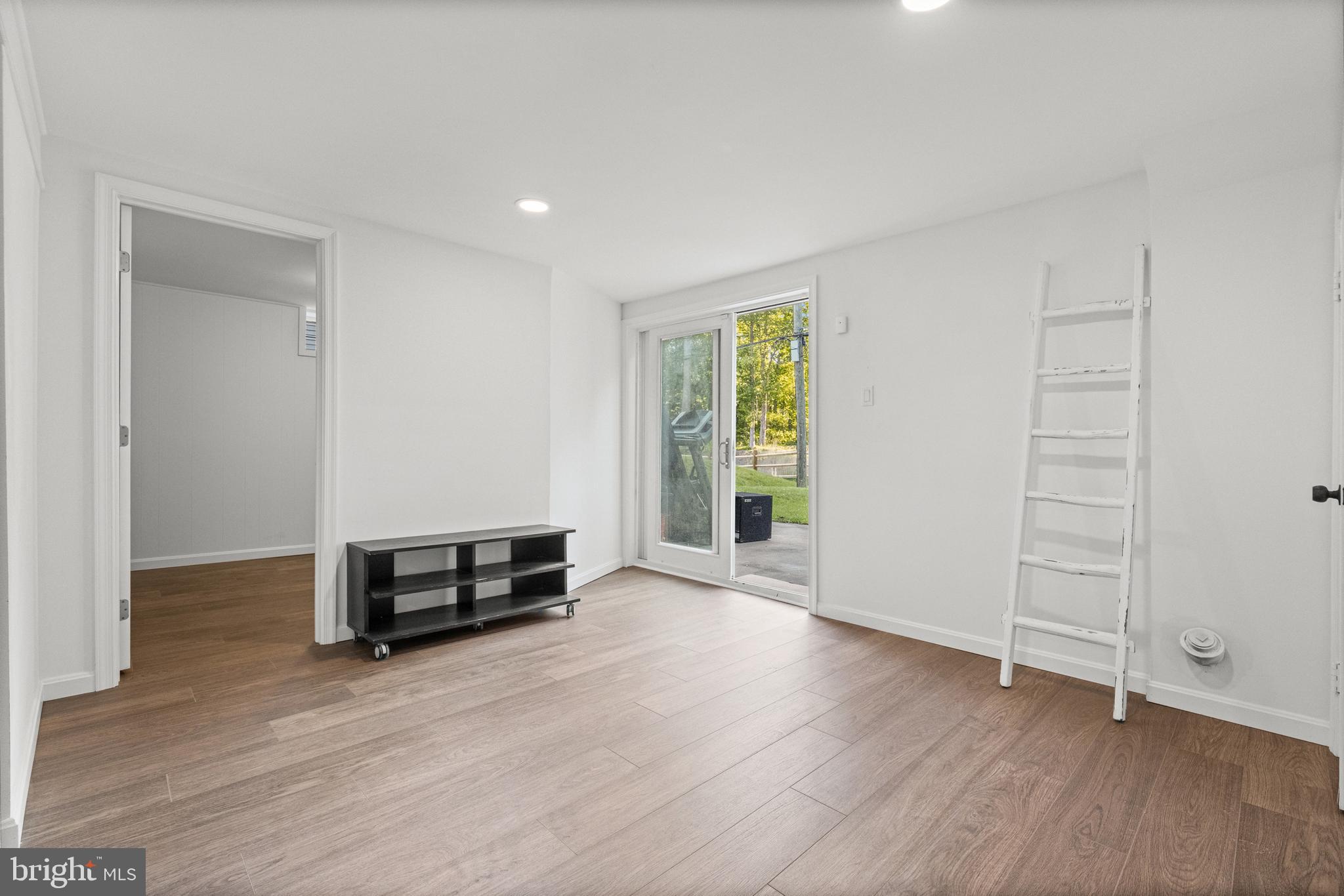 WINDSOR  MILL - Residential
