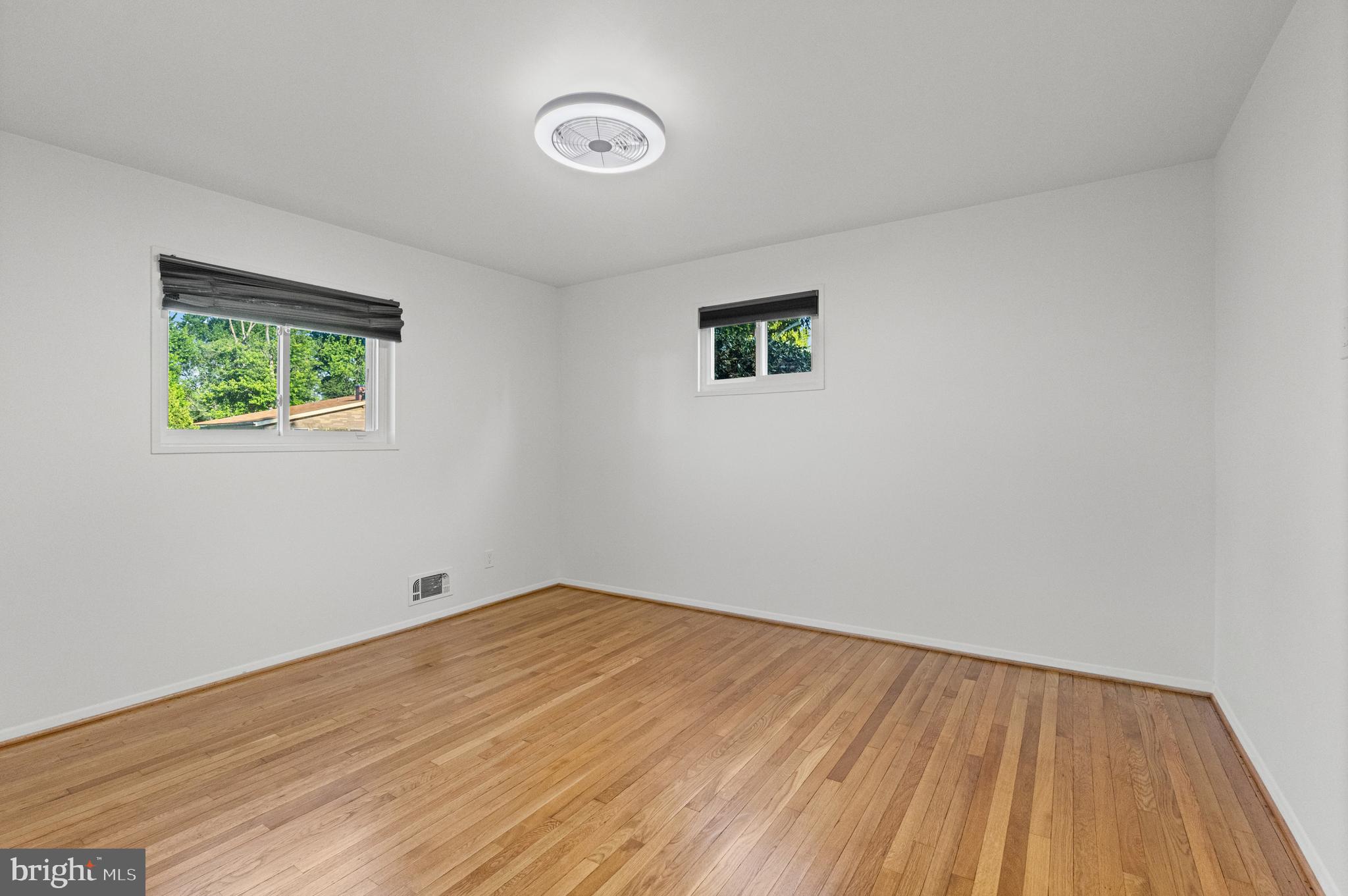 WINDSOR  MILL - Residential