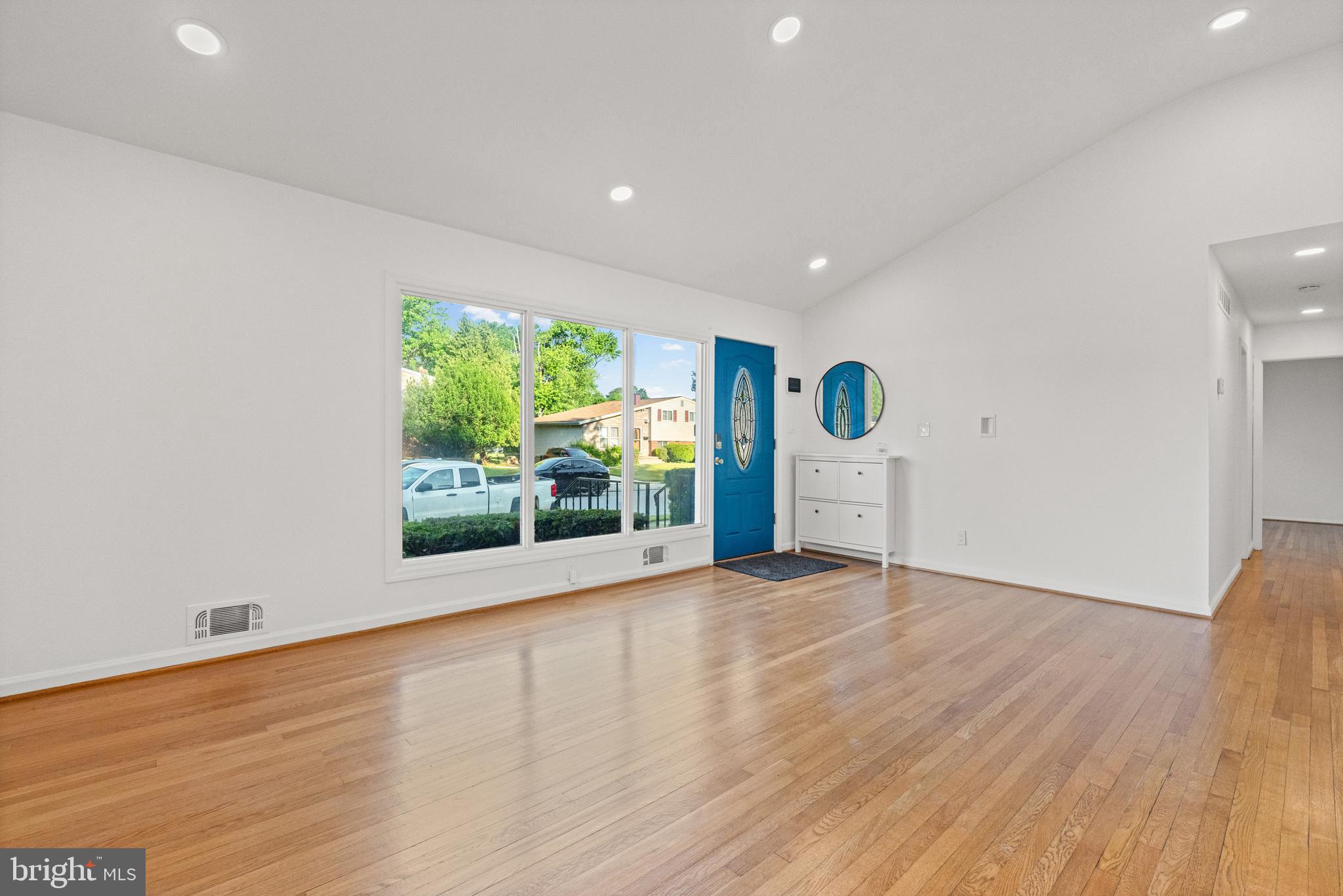 WINDSOR  MILL - Residential