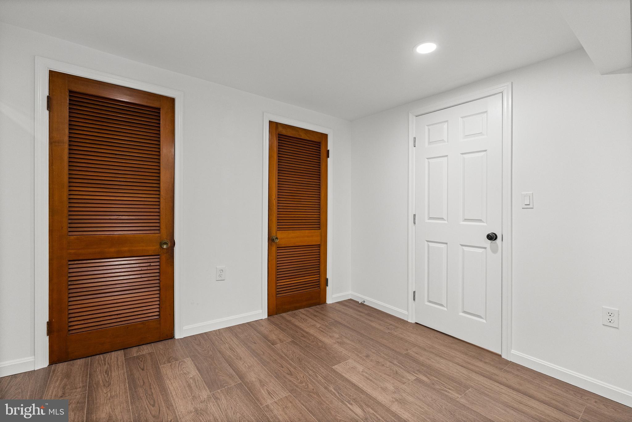 WINDSOR  MILL - Residential