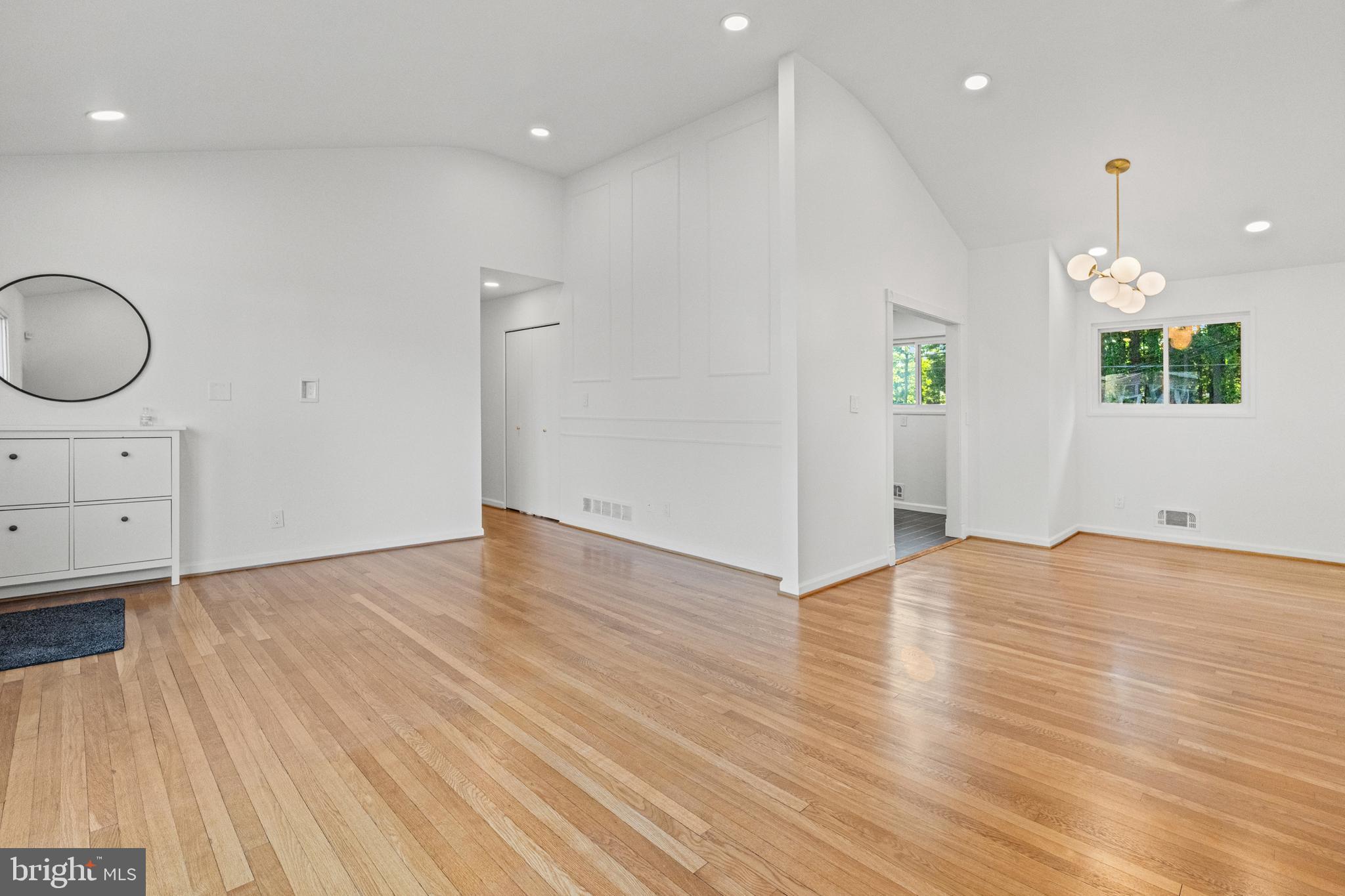 WINDSOR  MILL - Residential