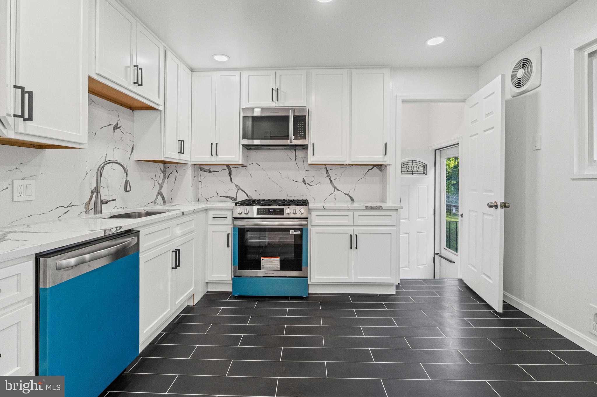 WINDSOR  MILL - Residential