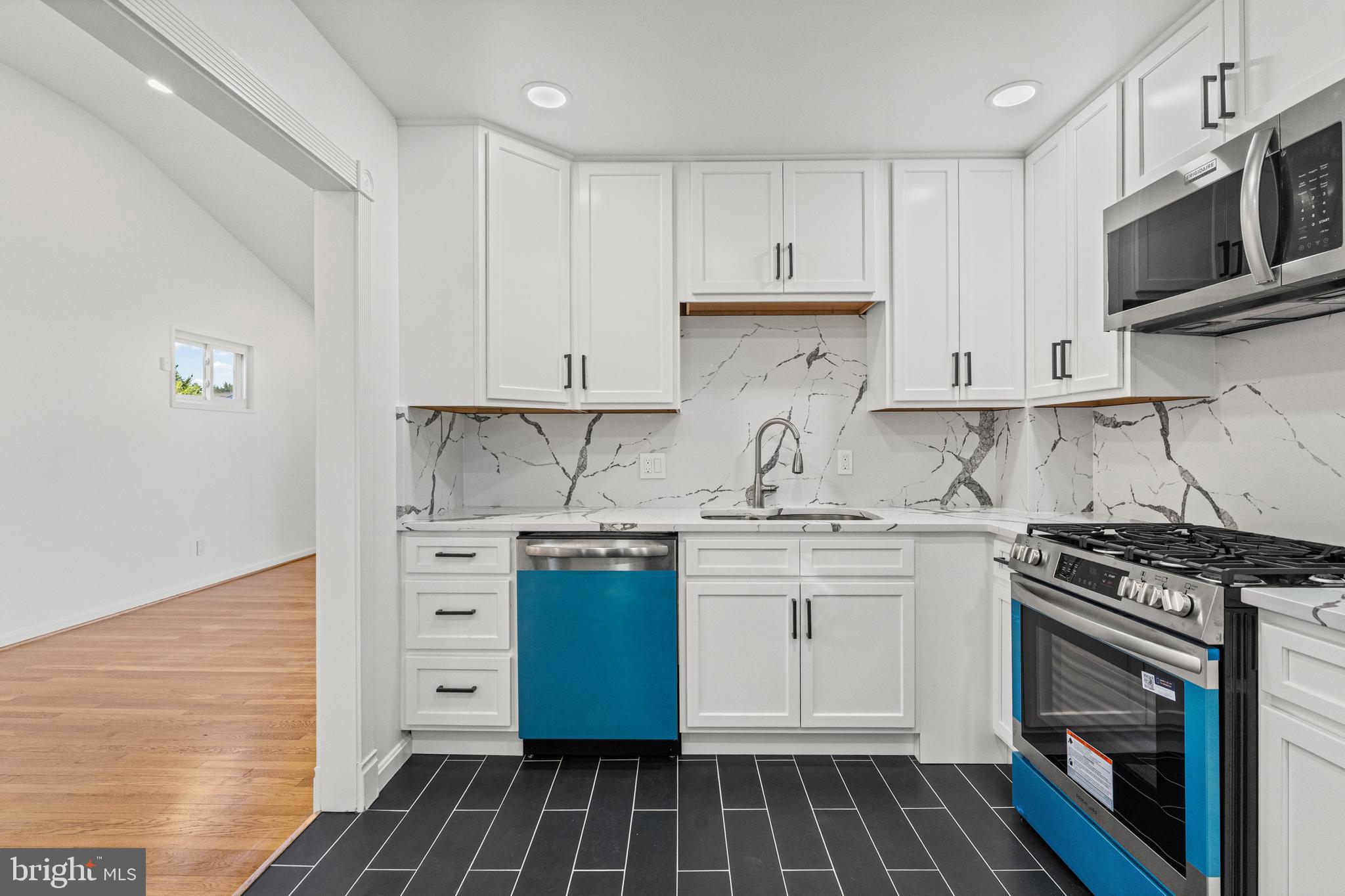 WINDSOR  MILL - Residential