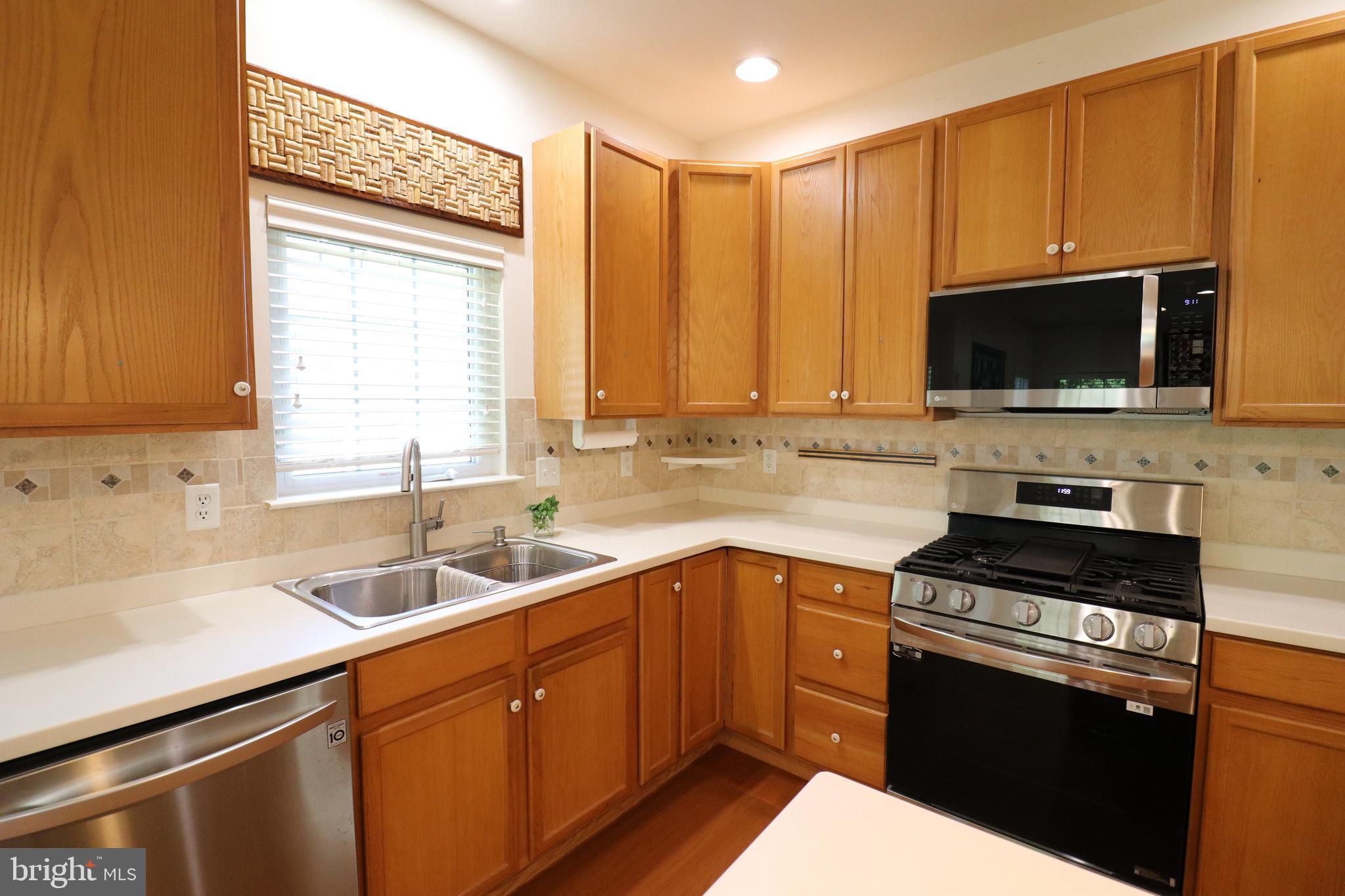VILLAGE GRANDE AT MILLERS RUN - Residential