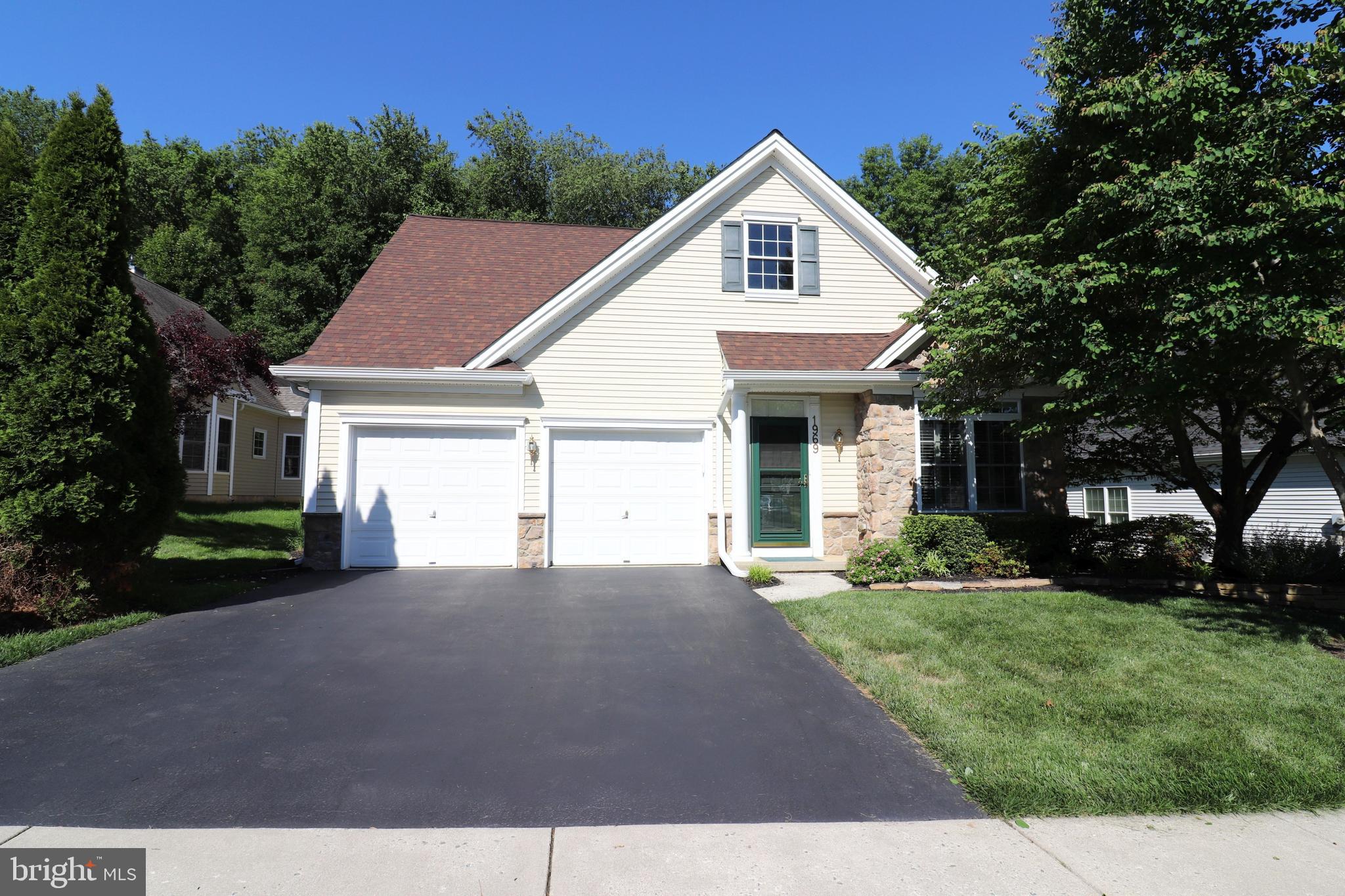 VILLAGE GRANDE AT MILLERS RUN - Residential