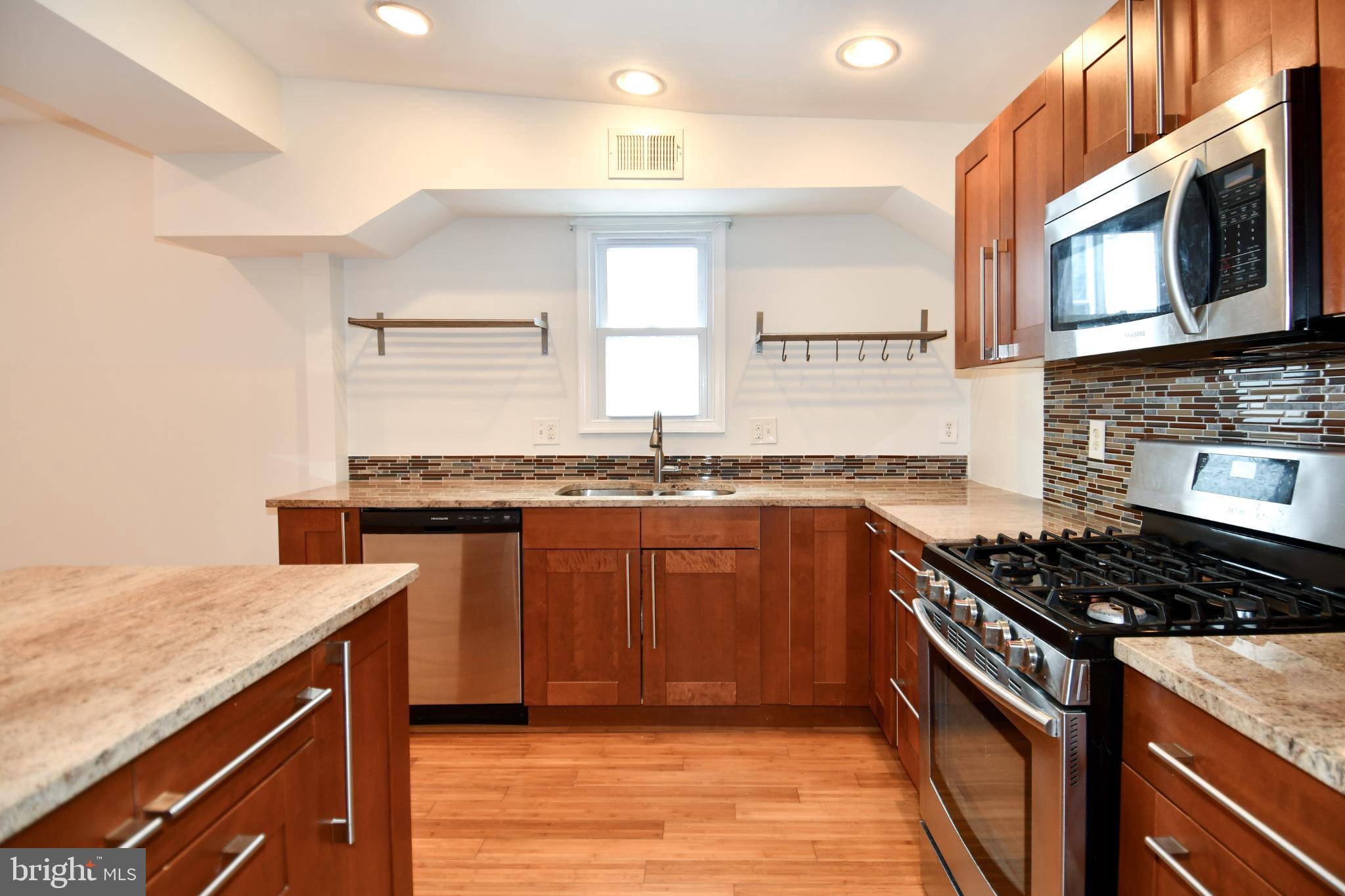 737 MORTON STREET NW