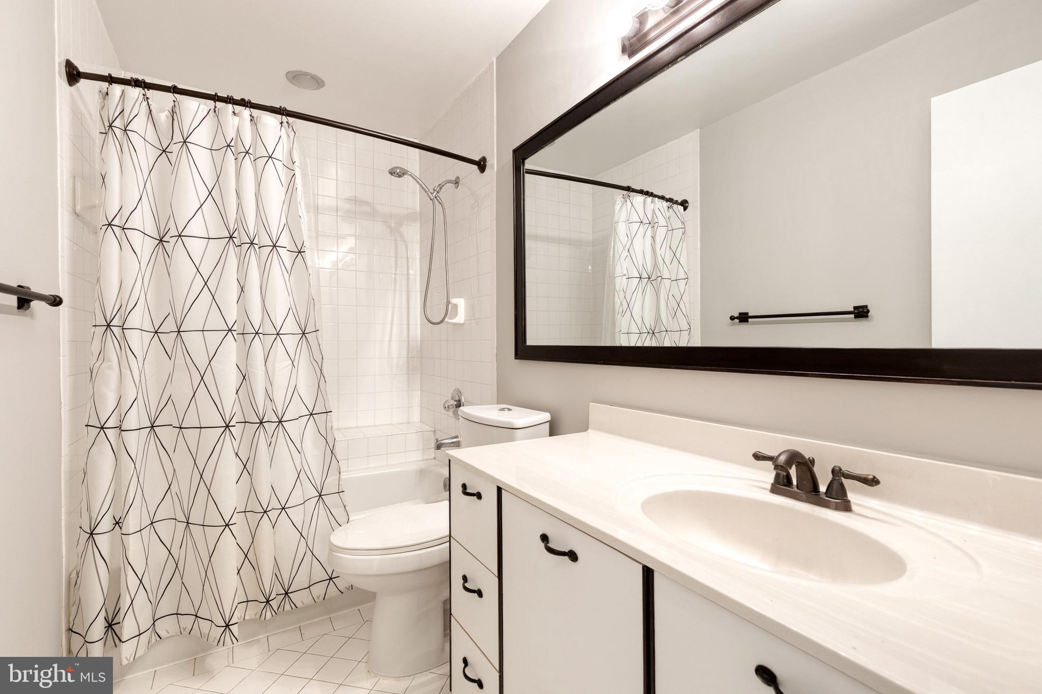 THE FALLS GARDEN - Residential