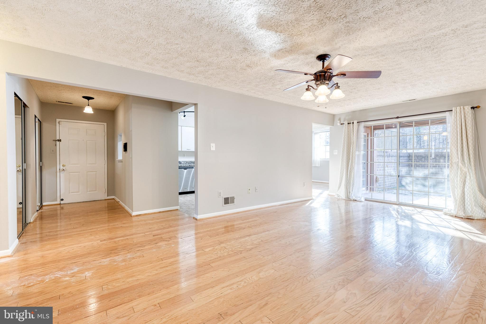 THE FALLS GARDEN - Residential