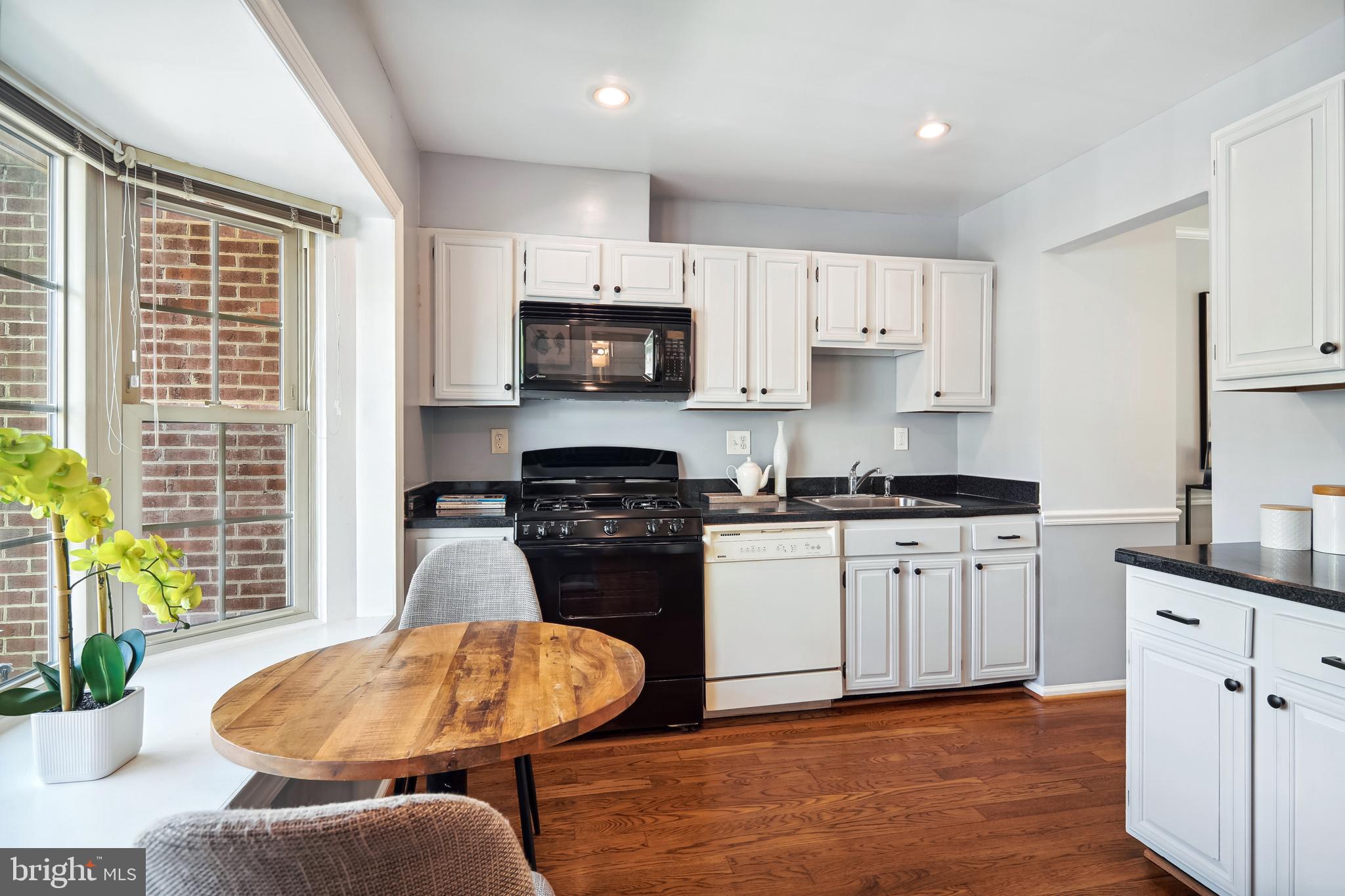 HUNTINGTON AT MT VERNON - Residential
