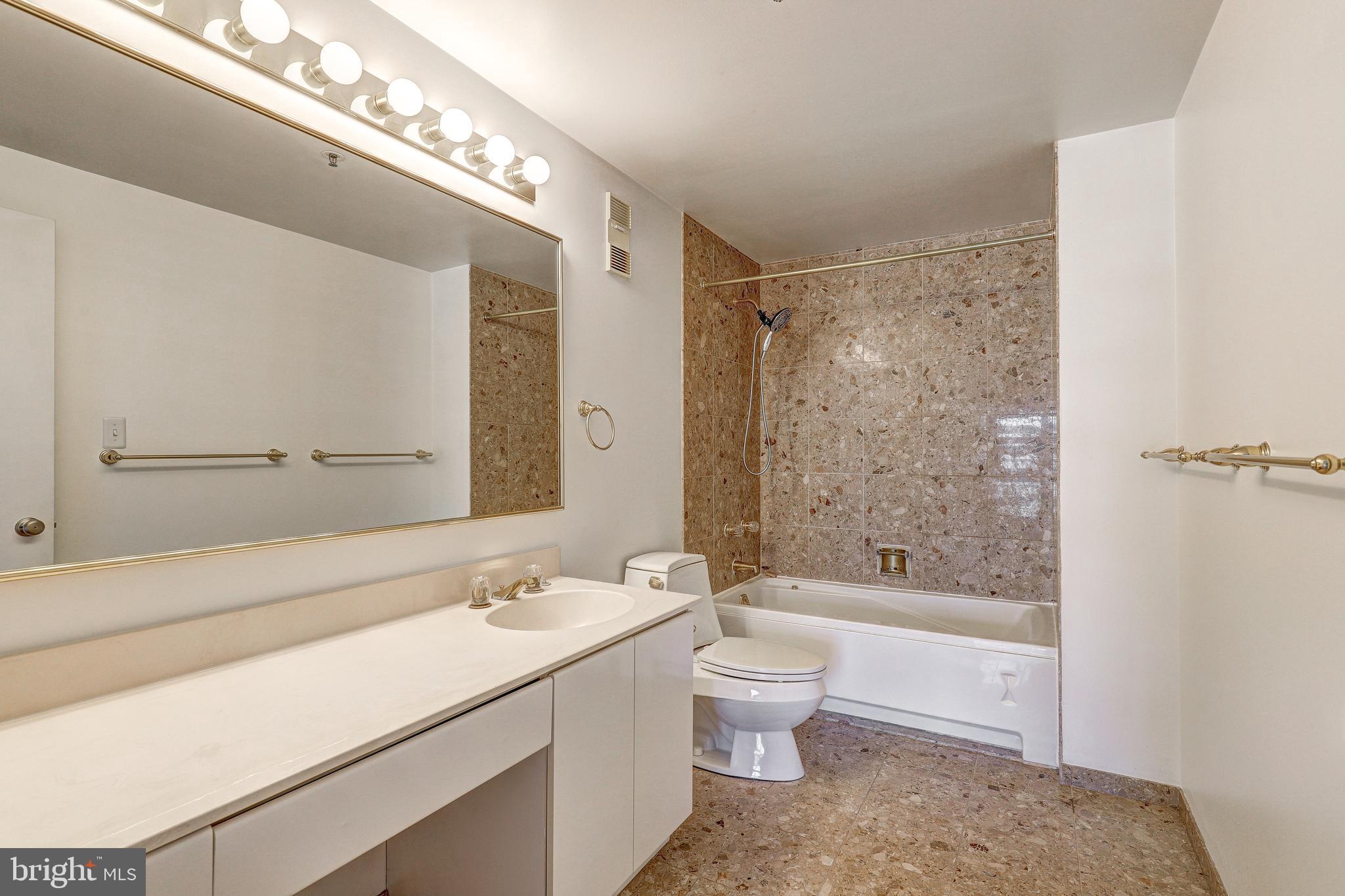 INNER HARBOR - Residential Lease