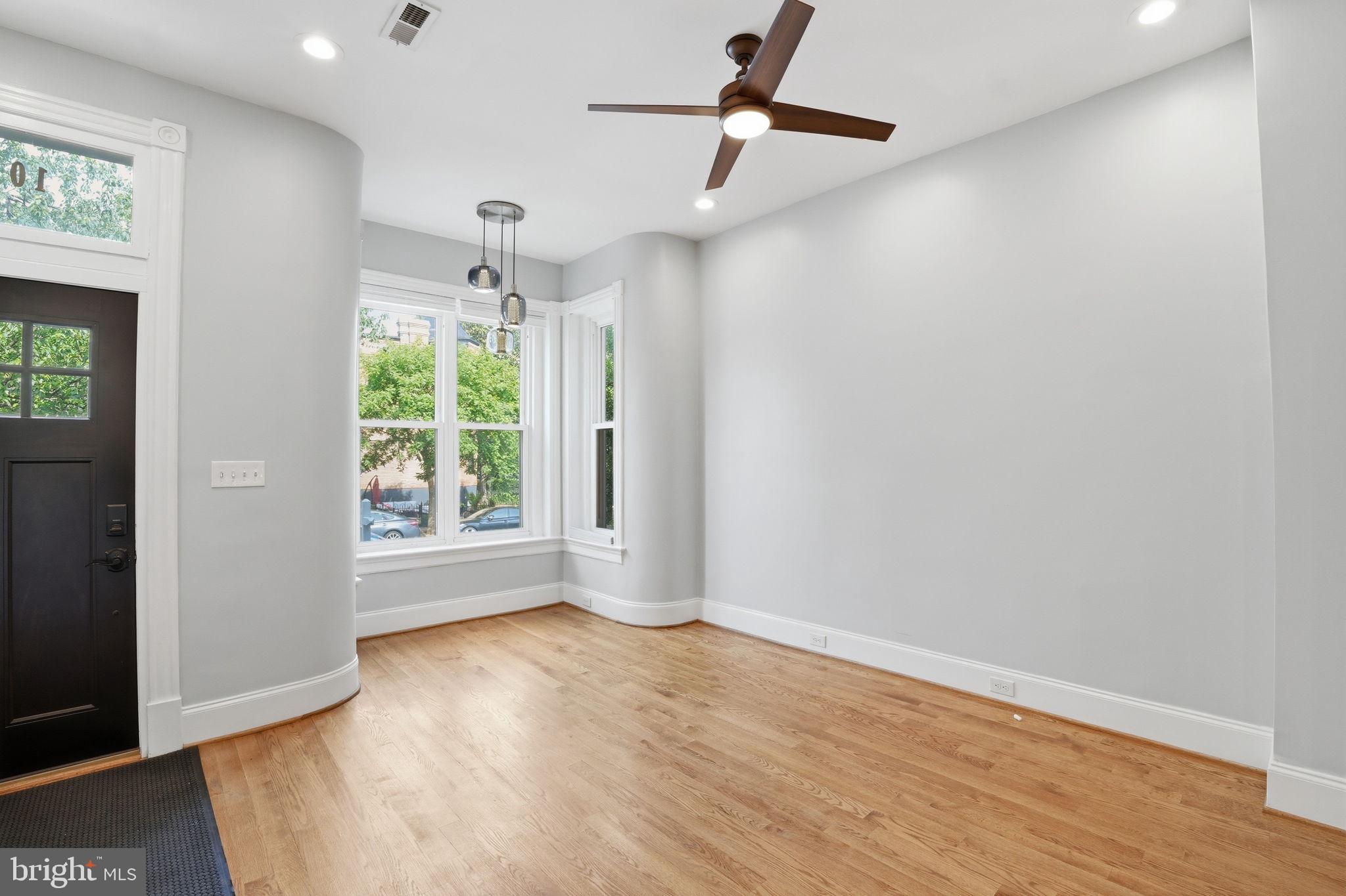 1004 11TH STREET NE