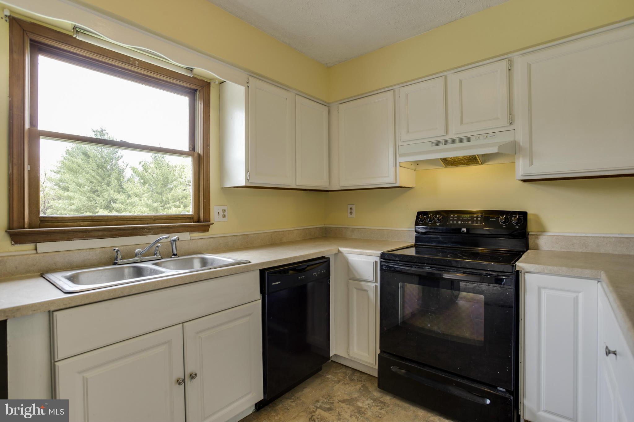 MEADOWBROOKE - Residential