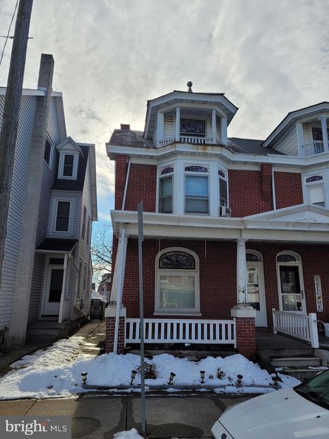 Photo of 424 Walnut Street, DENVER, PA 17517 (MLS # PALA2063716)
