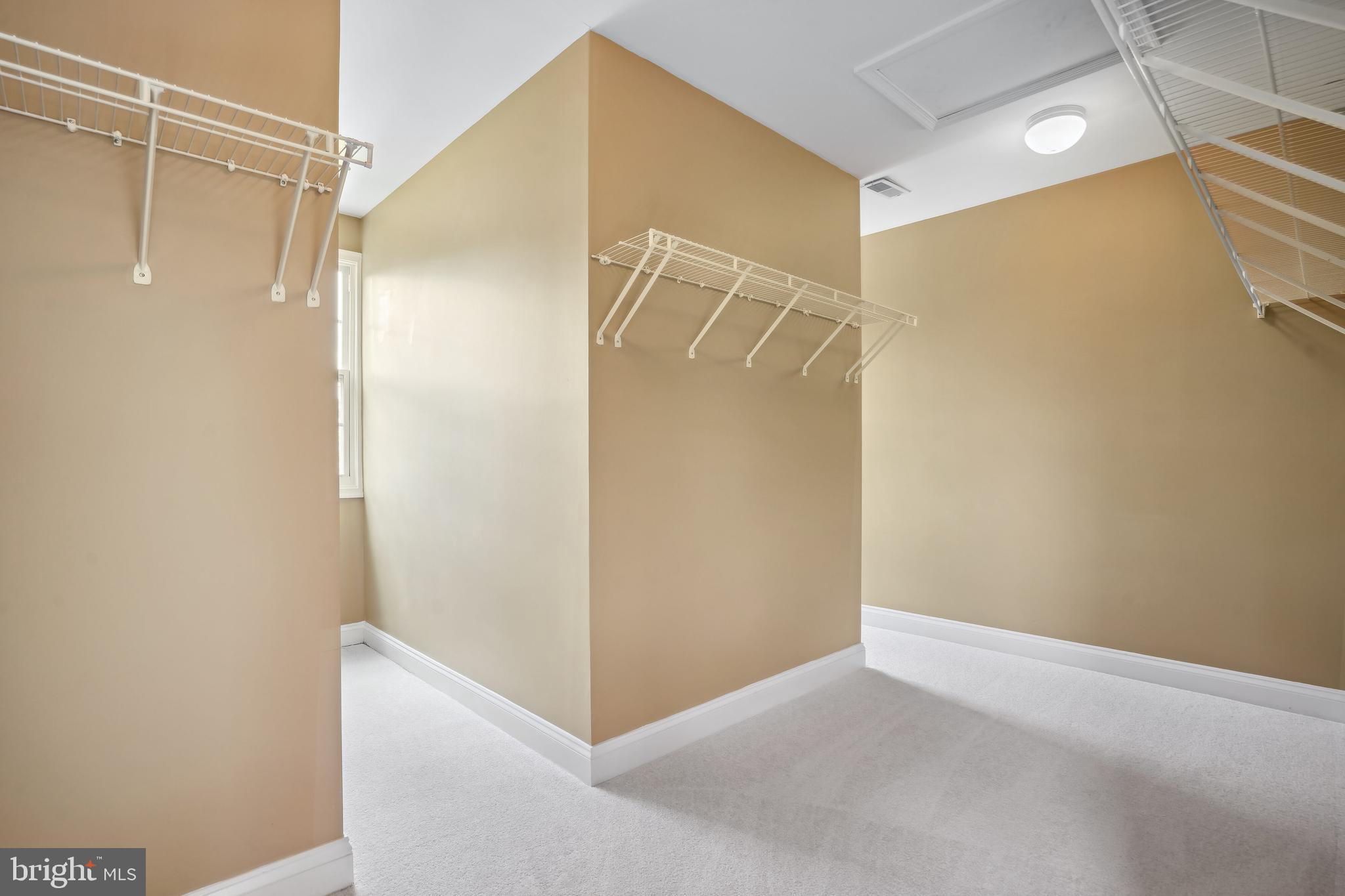 CROSSPOINTE - Residential