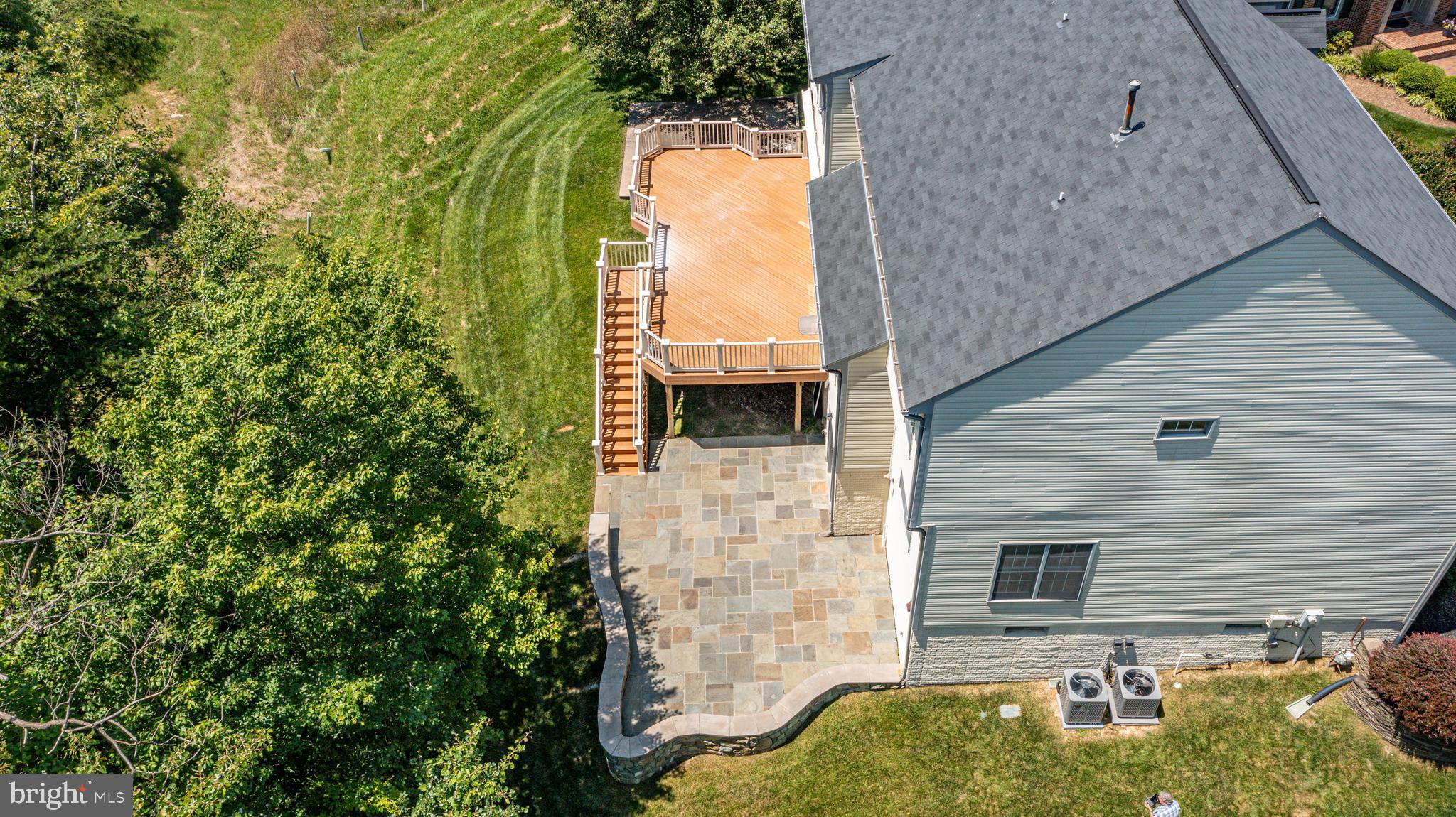 CROSSPOINTE - Residential