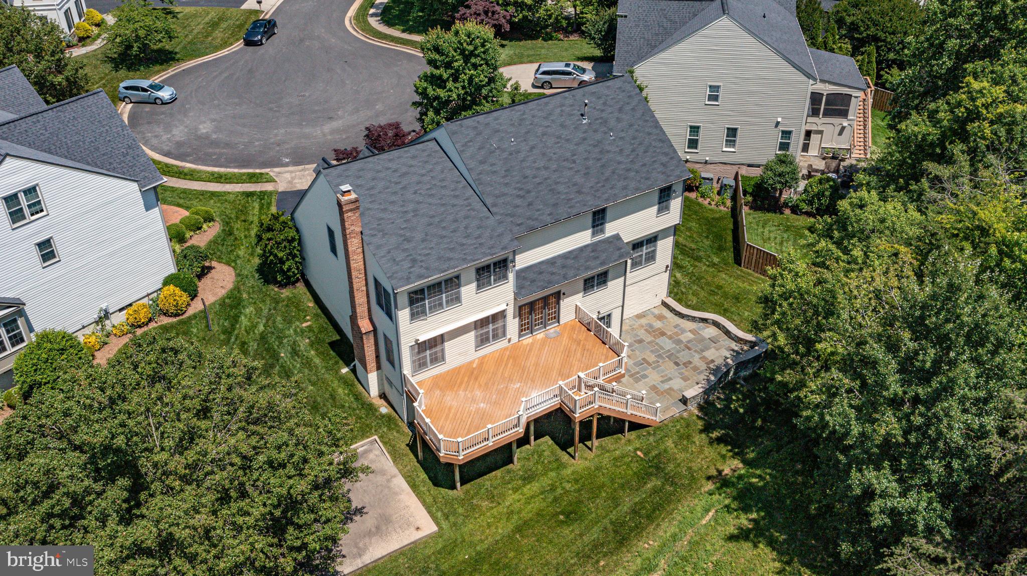 CROSSPOINTE - Residential