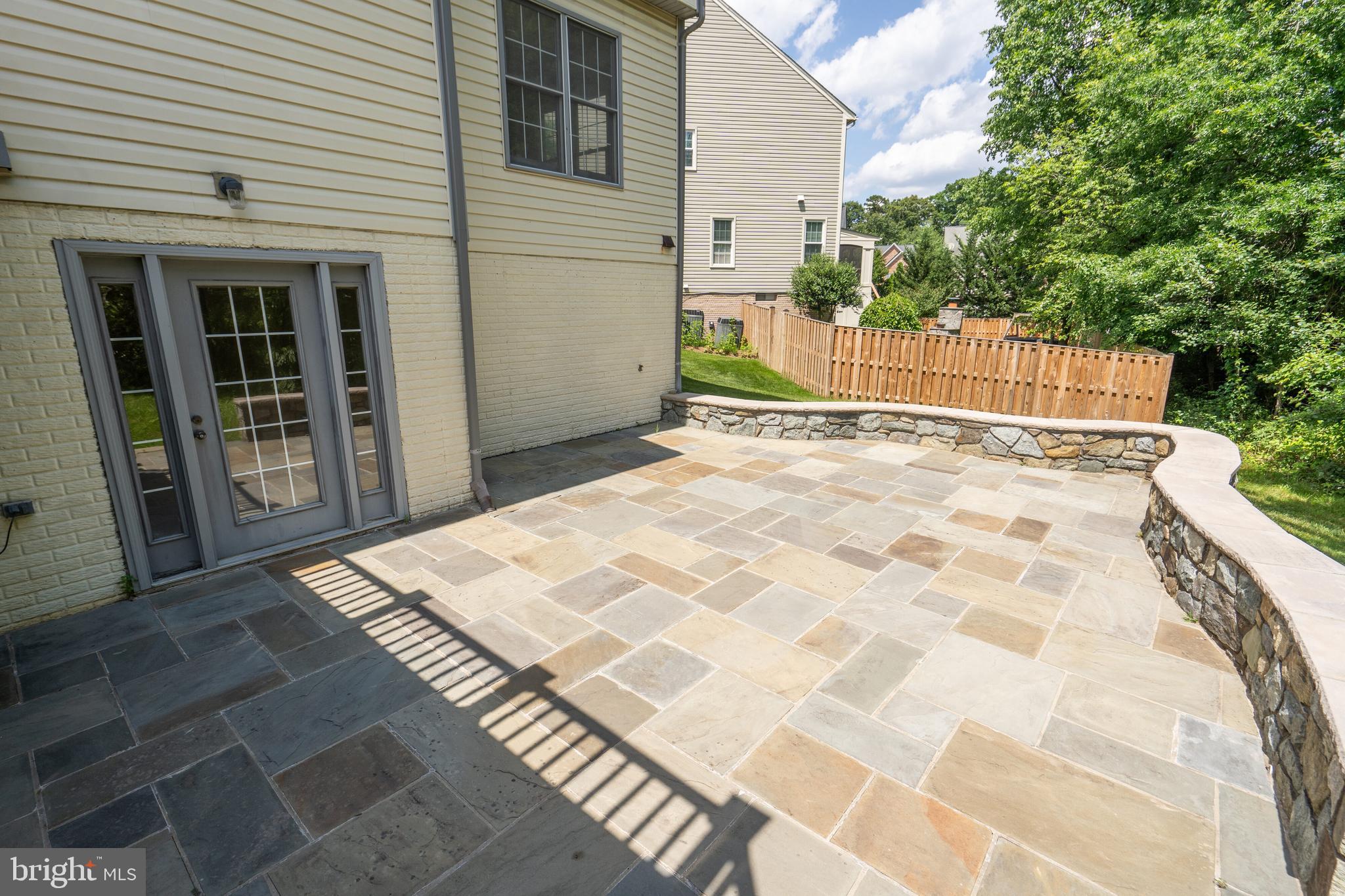 CROSSPOINTE - Residential