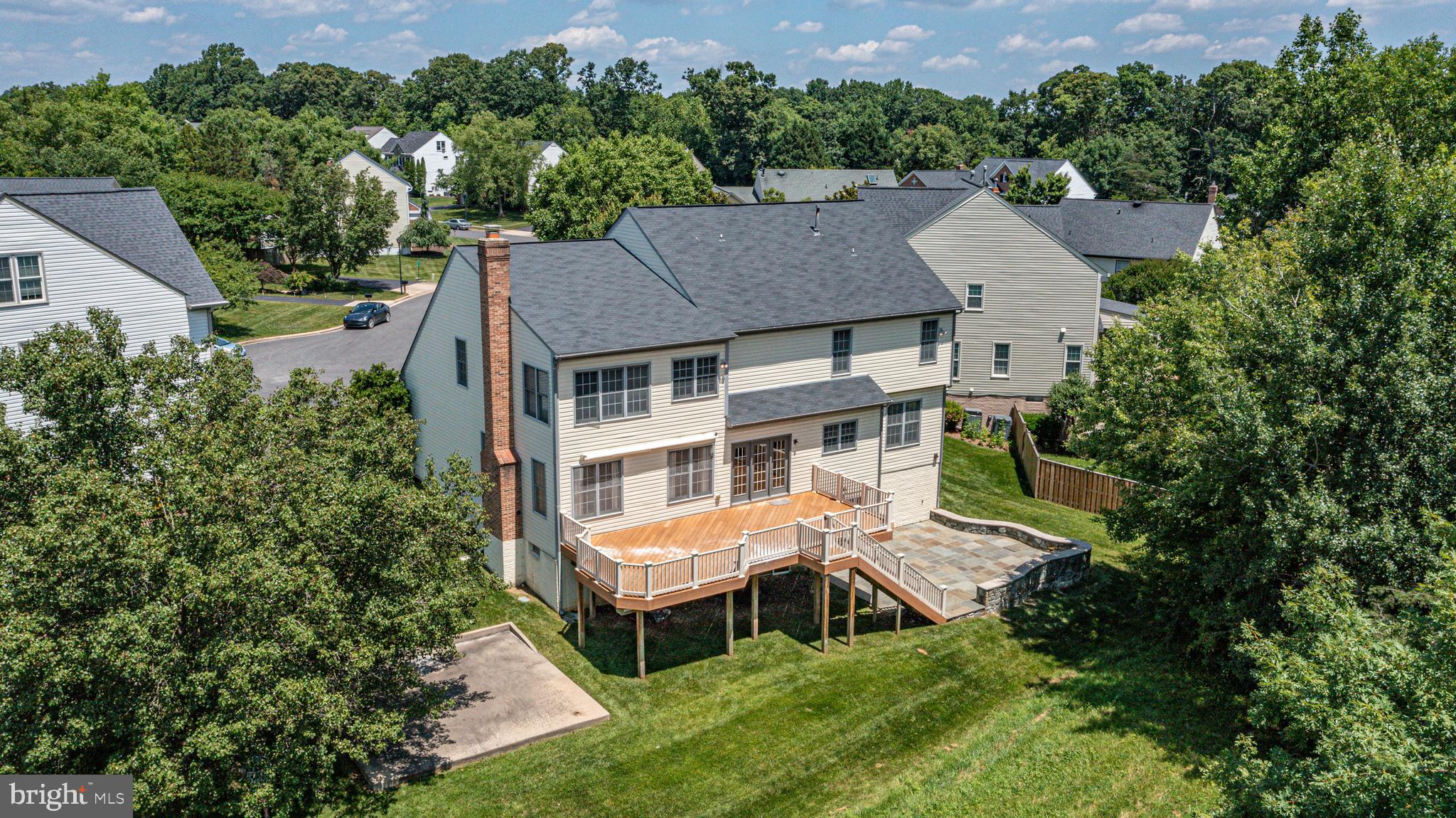 CROSSPOINTE - Residential