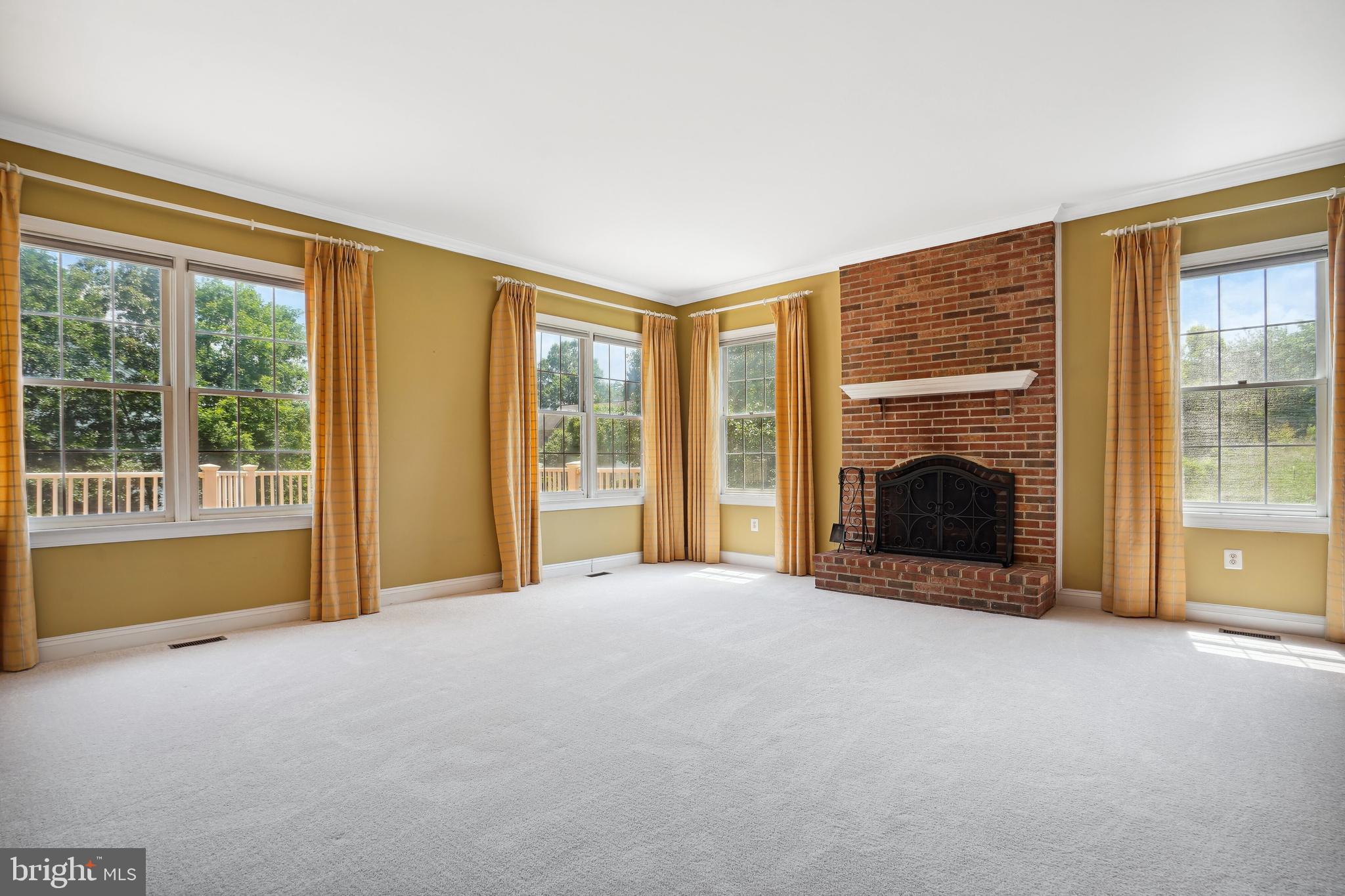 CROSSPOINTE - Residential