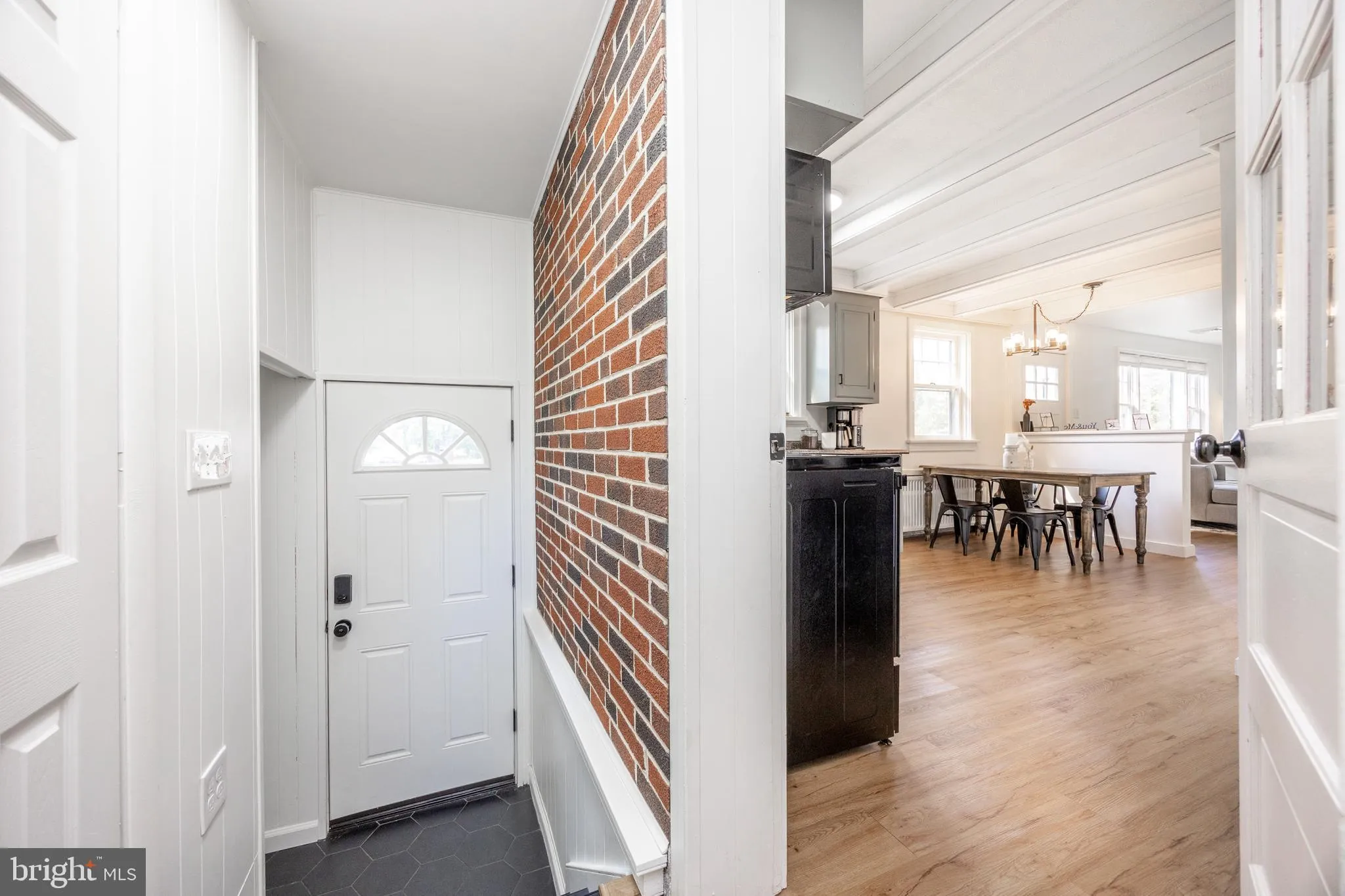 Phoenixville, Pennsylvania 19460, United States, 2 Bedrooms Bedrooms, ,1 BathroomBathrooms,Residential,Pending,214379