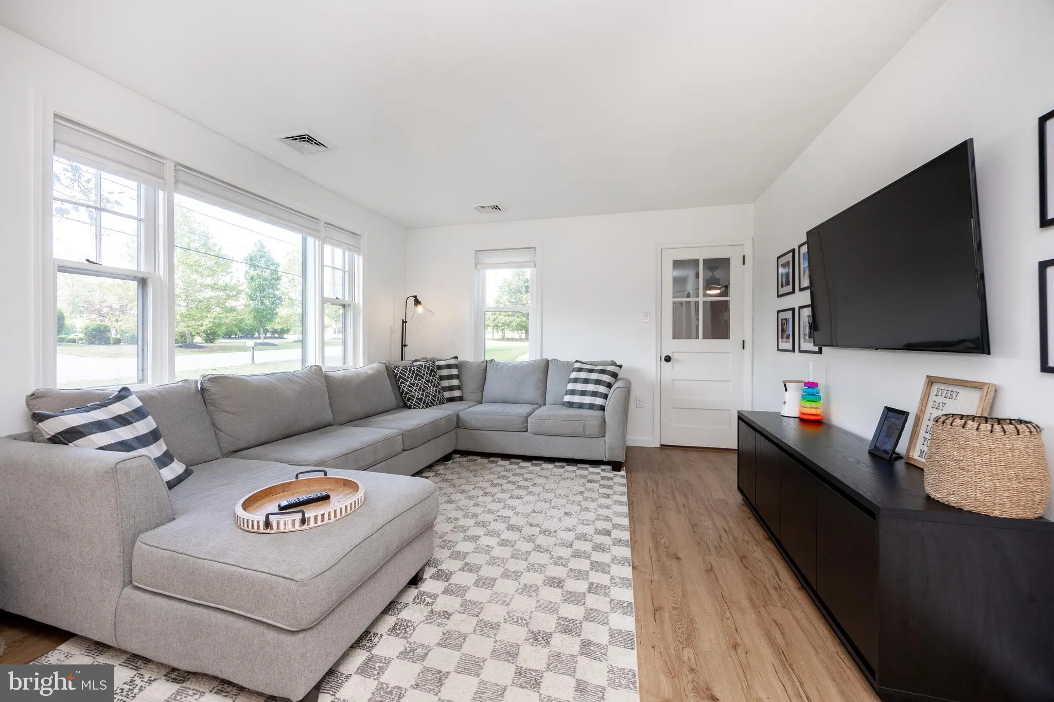 Phoenixville, Pennsylvania 19460, United States, 2 Bedrooms Bedrooms, ,1 BathroomBathrooms,Residential,Pending,214379