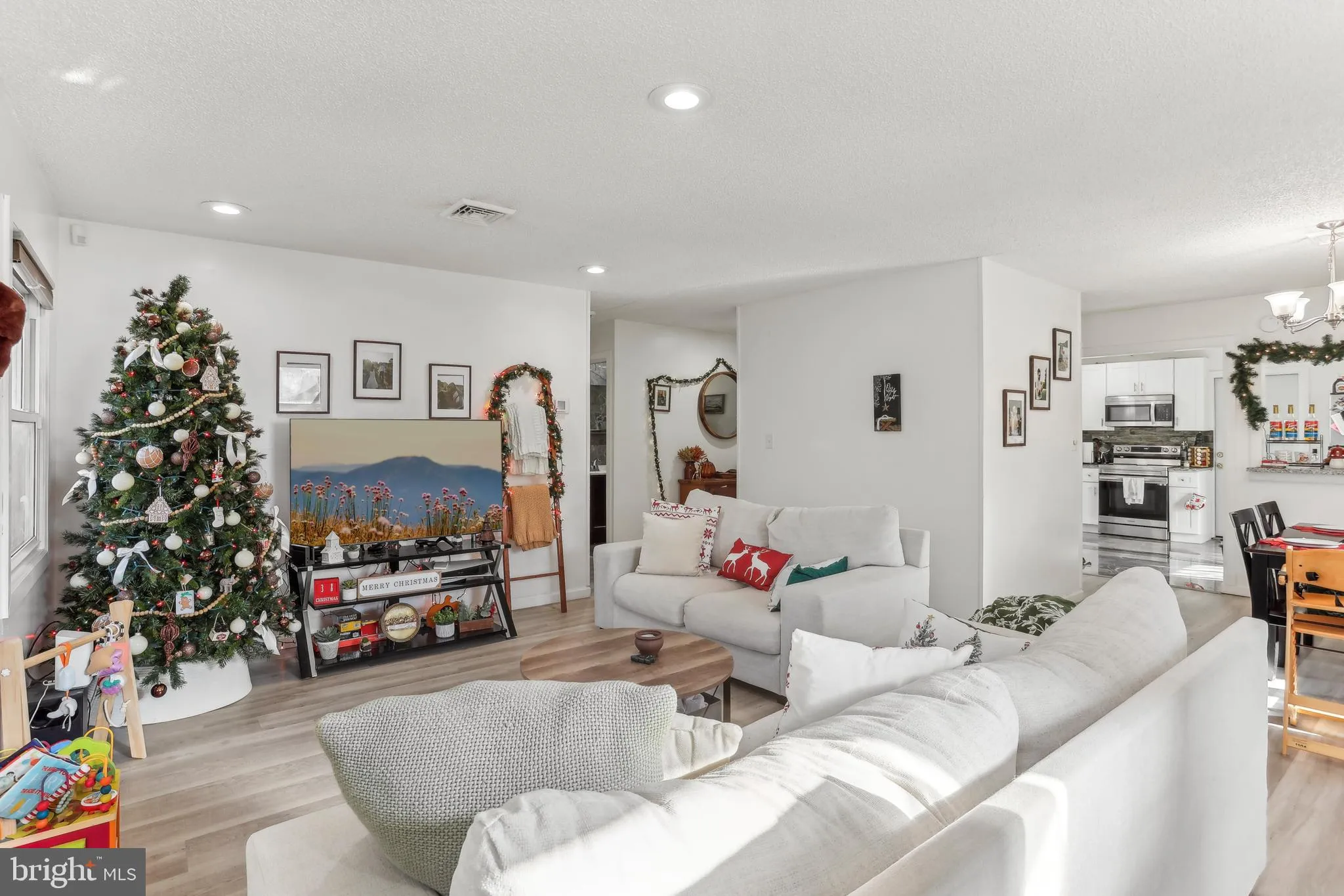 Willingboro, New Jersey 08046, United States, 3 Bedrooms Bedrooms, ,2 BathroomsBathrooms,Residential,Pending,77608