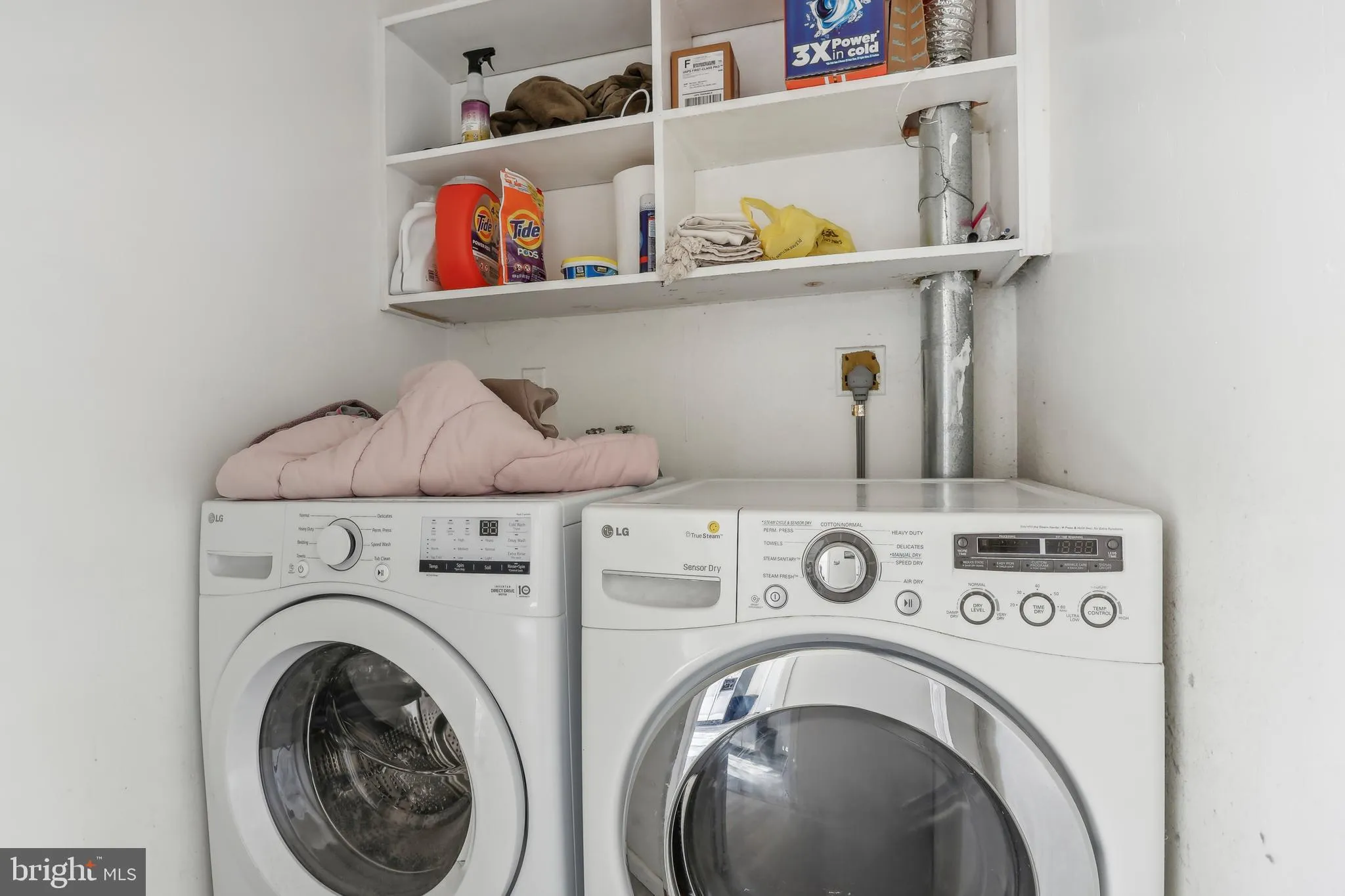 Willingboro, New Jersey 08046, United States, 3 Bedrooms Bedrooms, ,2 BathroomsBathrooms,Residential,Pending,77608