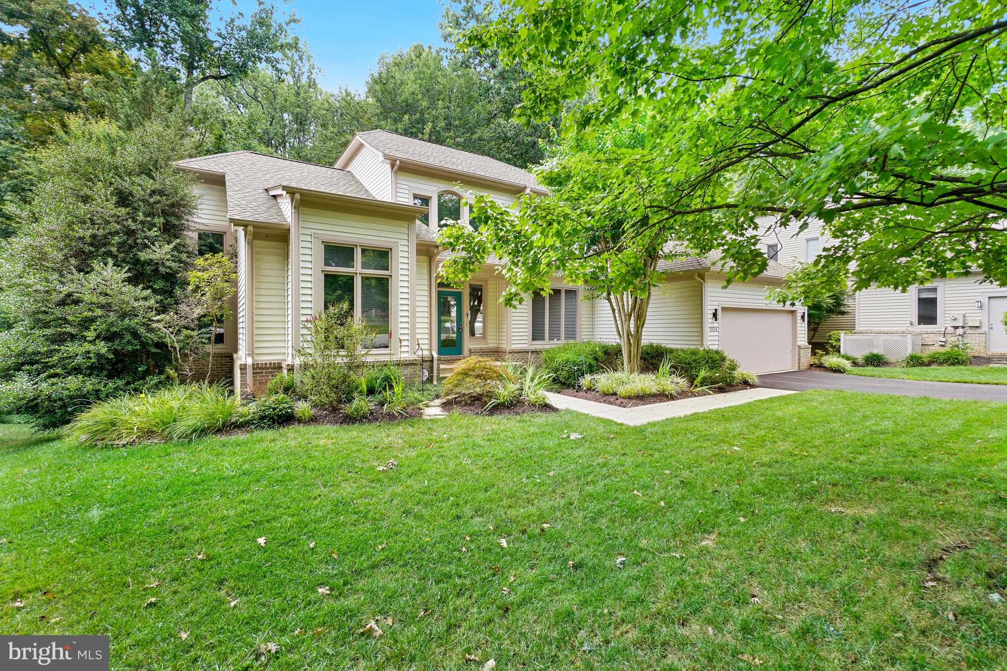 1104 WATER POINTE LANE