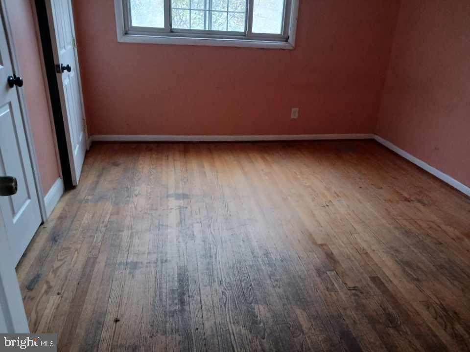 RIVERDALE WOODS - Residential