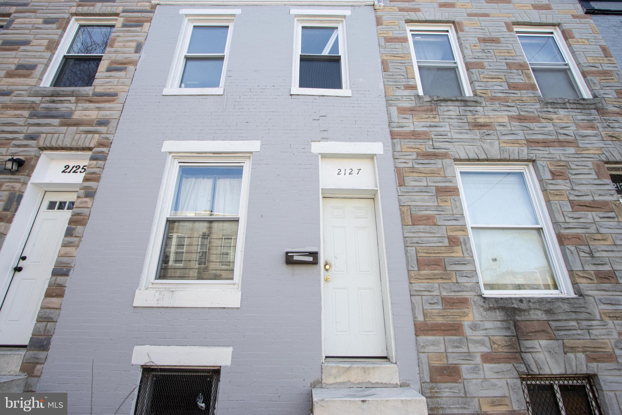 Are you looking for a property to add to your portfolio or are you looking to move into a new home?
Welcome this 3 bedroom 1 bath home near transit, beltways, and downtown.