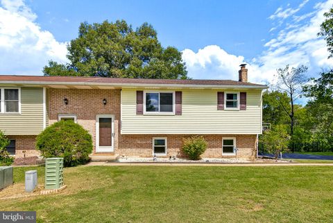 Photo of 2231 Donough Drive, MANHEIM, PA 17545 (MLS # PALA2075486)