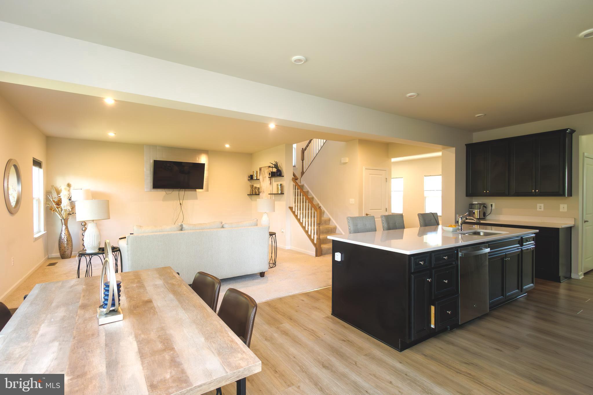 WOODBERRY MANOR - Residential