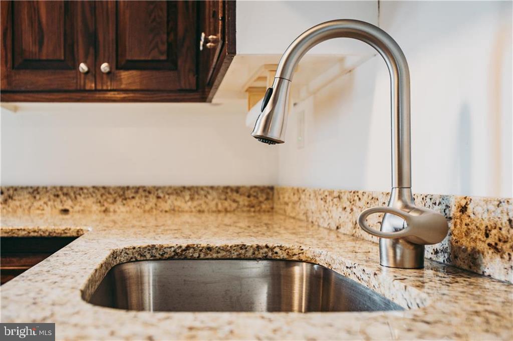 ANCIENT OAK WEST - Residential