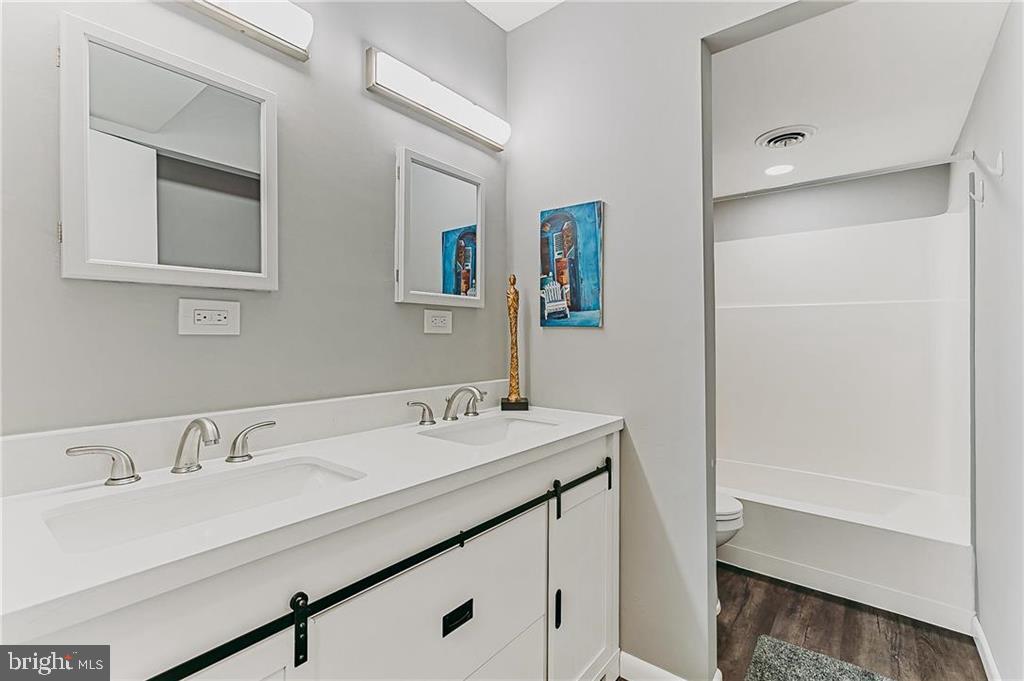 ANCIENT OAK WEST - Residential