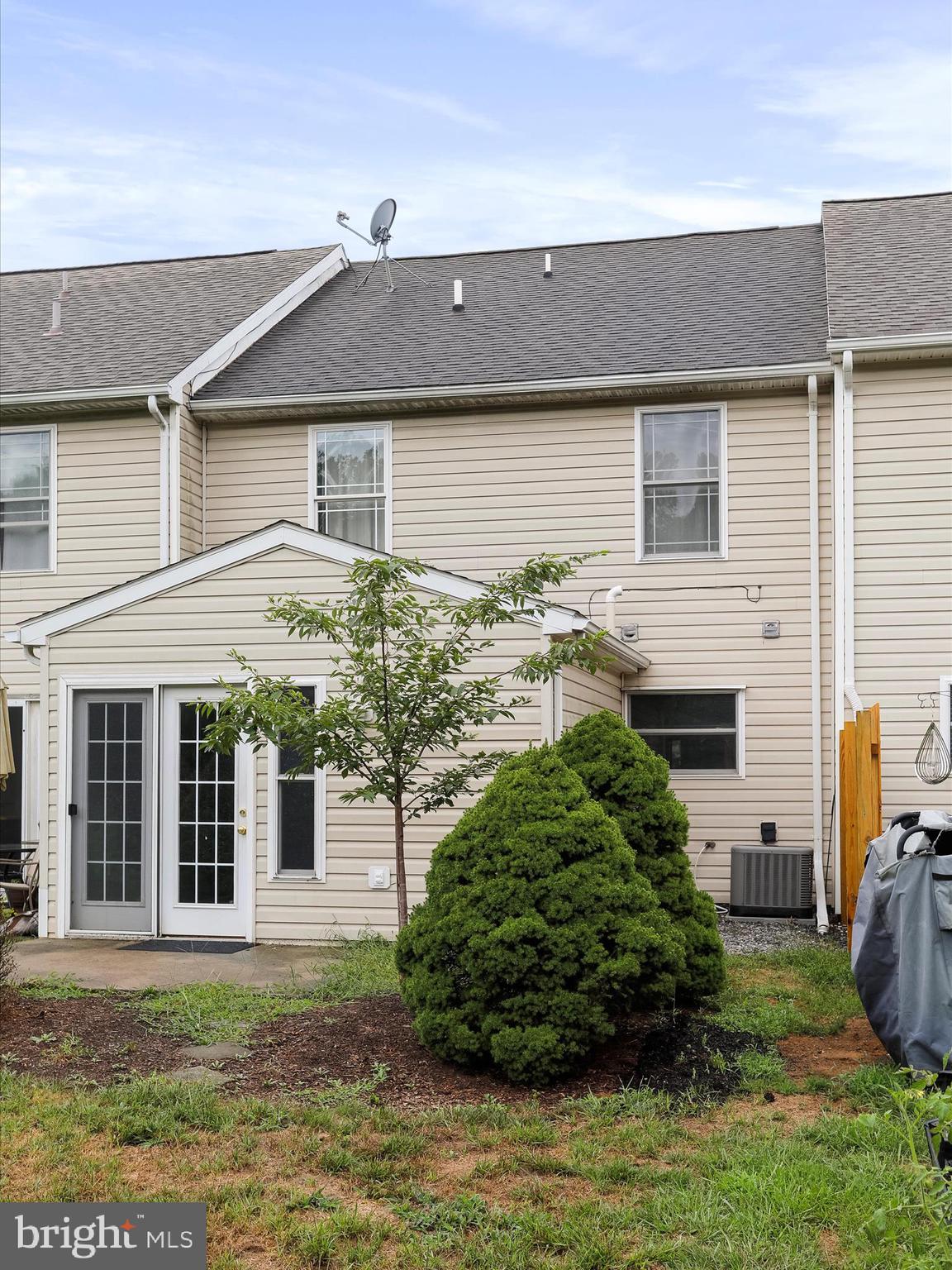 LOCUST HILL - Residential