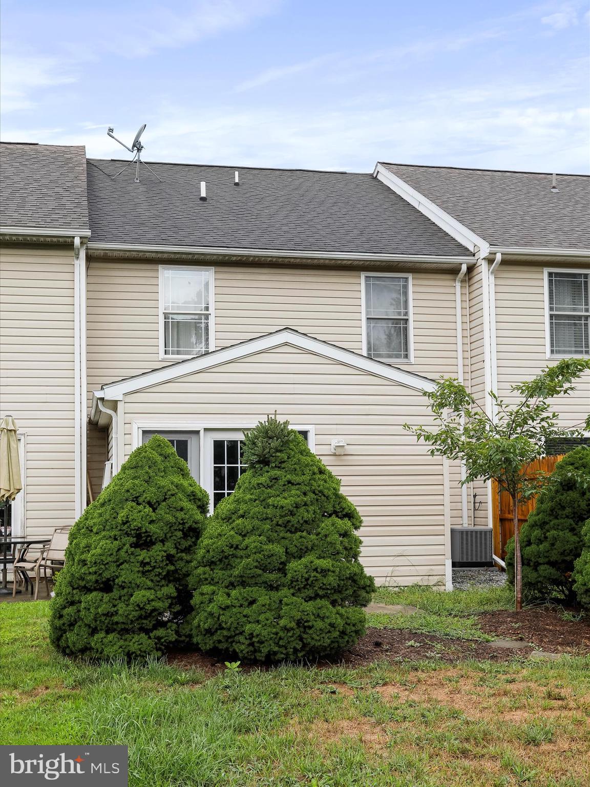 LOCUST HILL - Residential