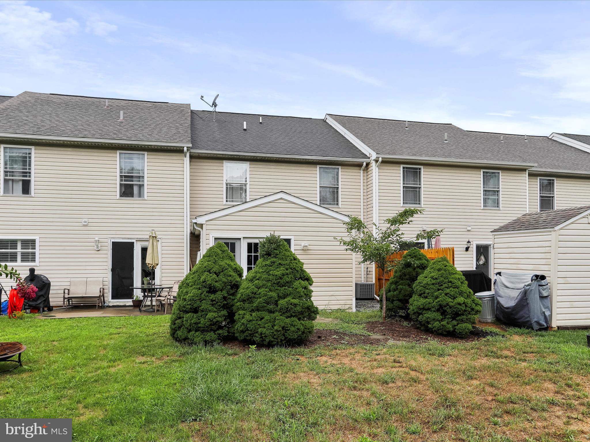 LOCUST HILL - Residential