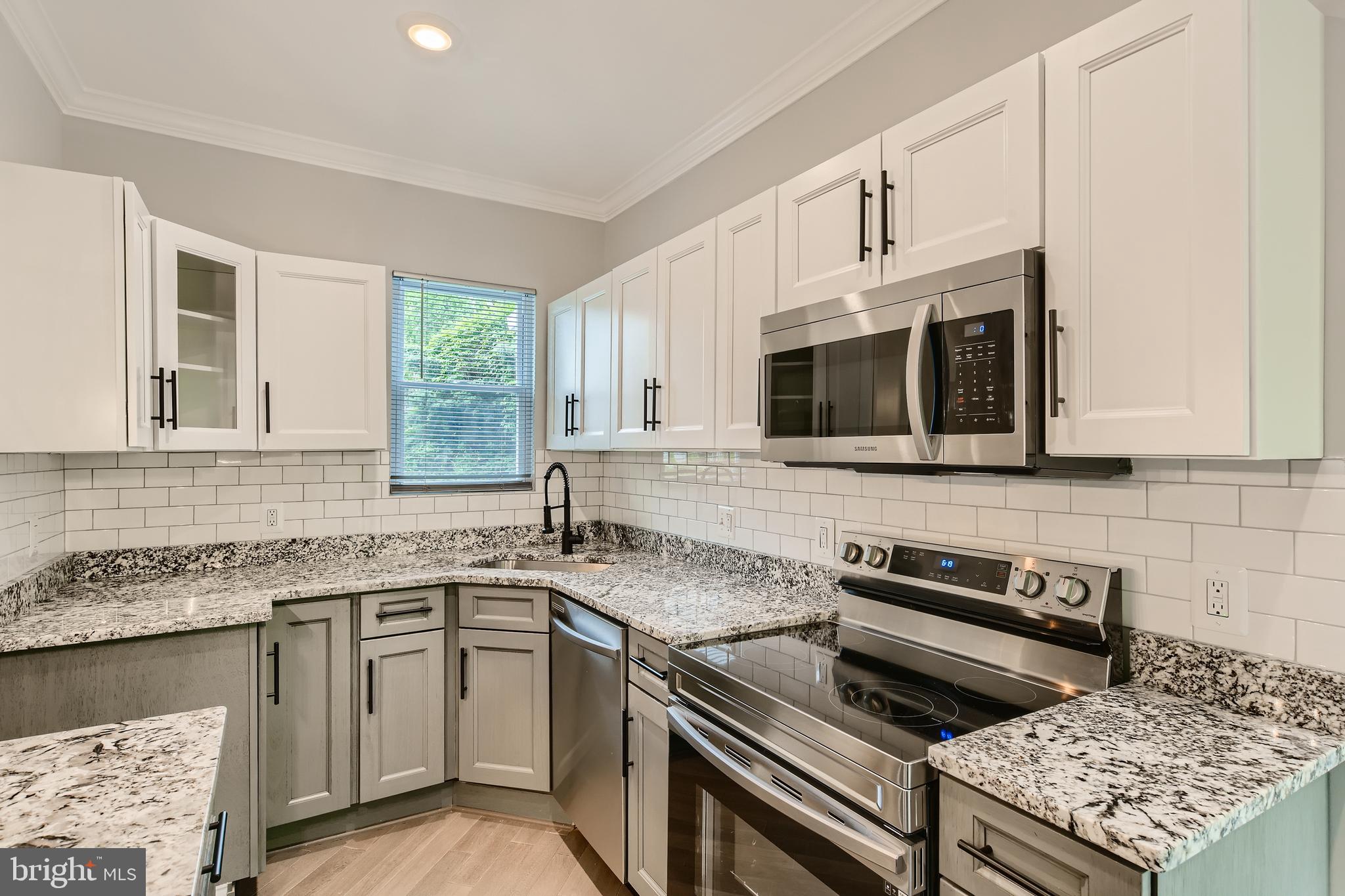 LANDSDOWNE - Residential