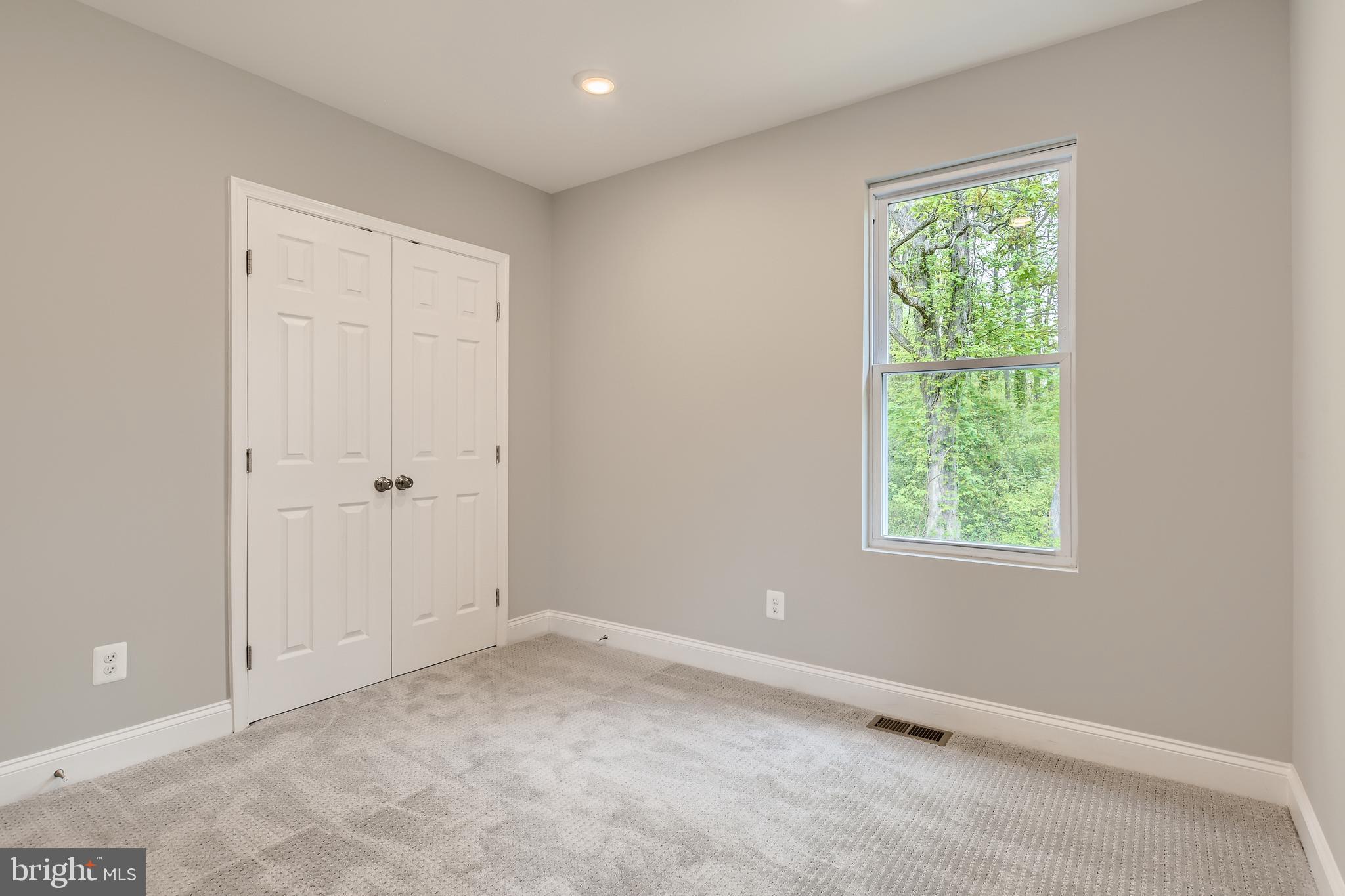 LANDSDOWNE - Residential