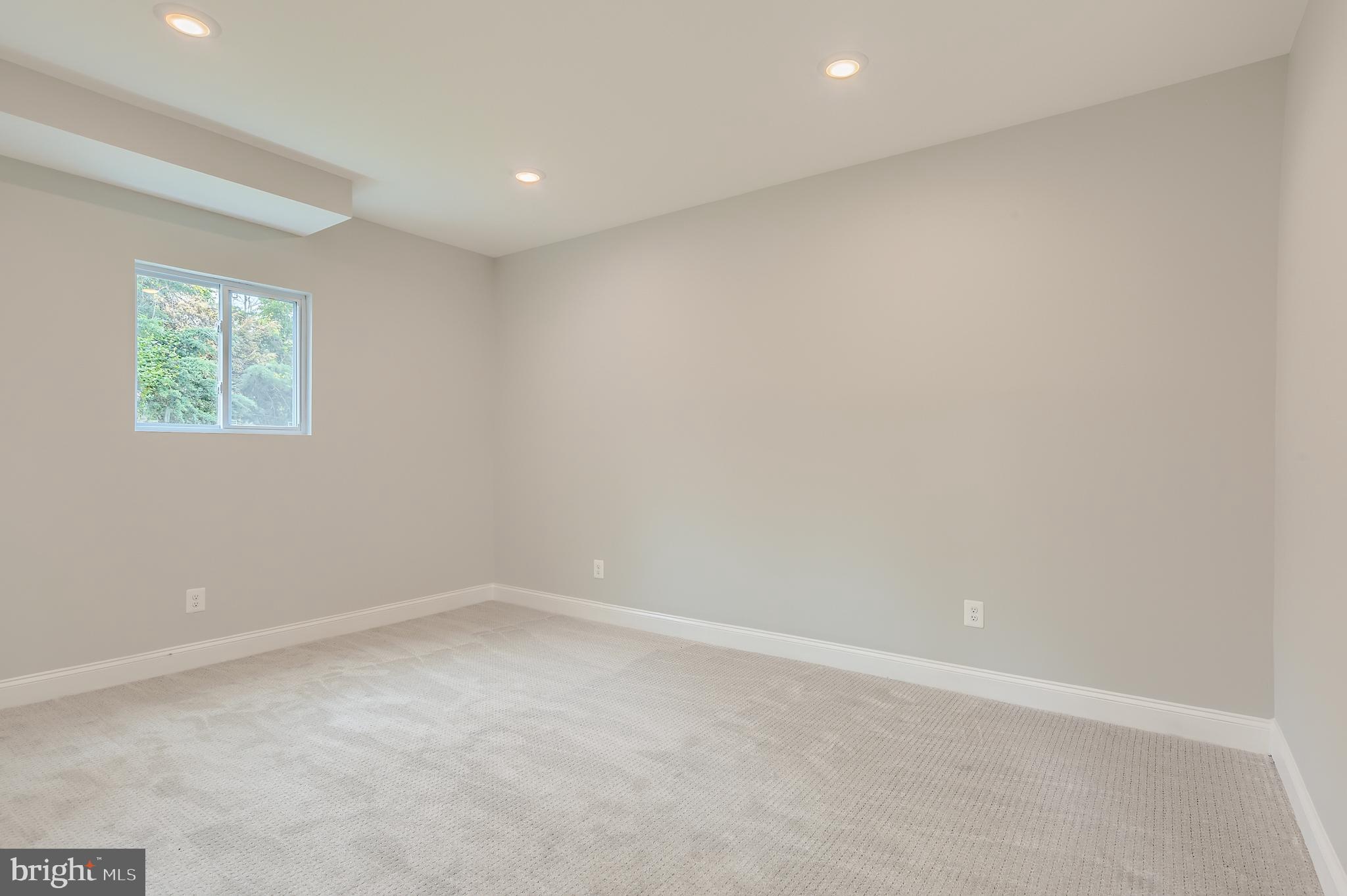 LANDSDOWNE - Residential