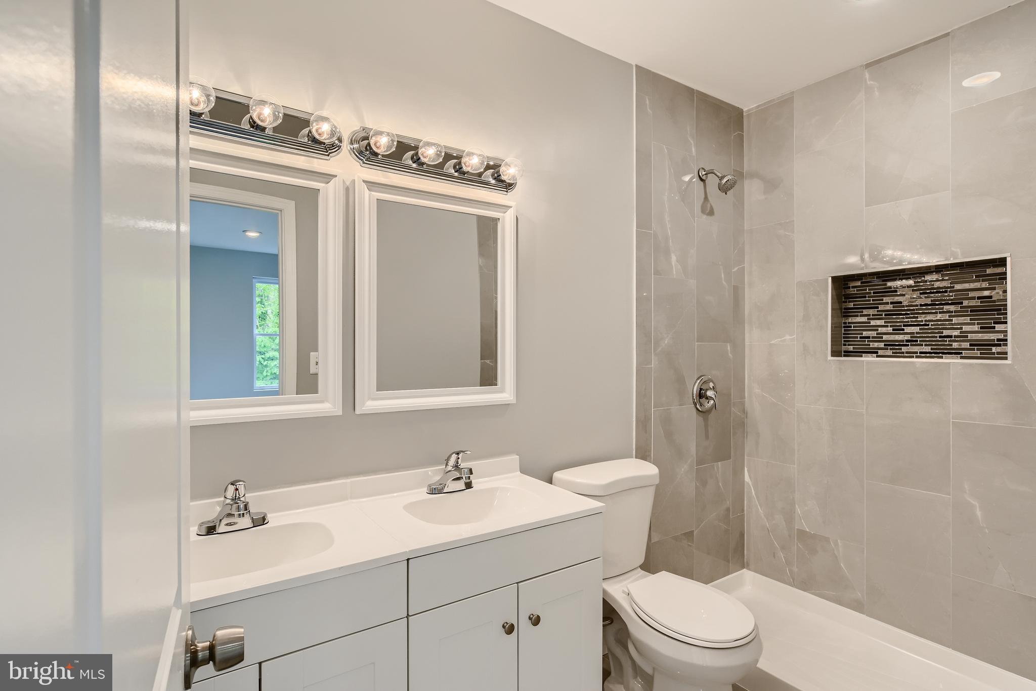 LANDSDOWNE - Residential