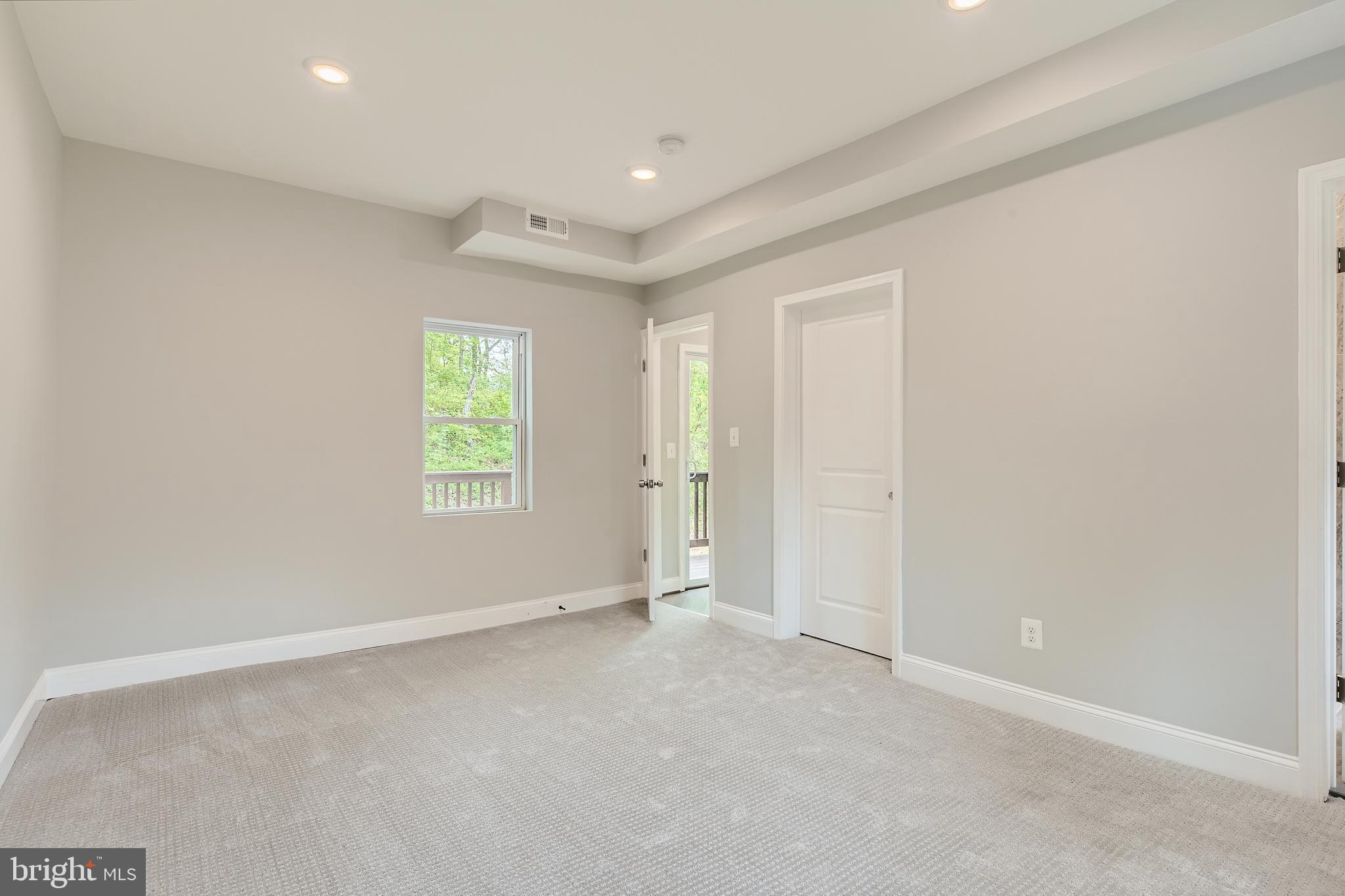 LANDSDOWNE - Residential