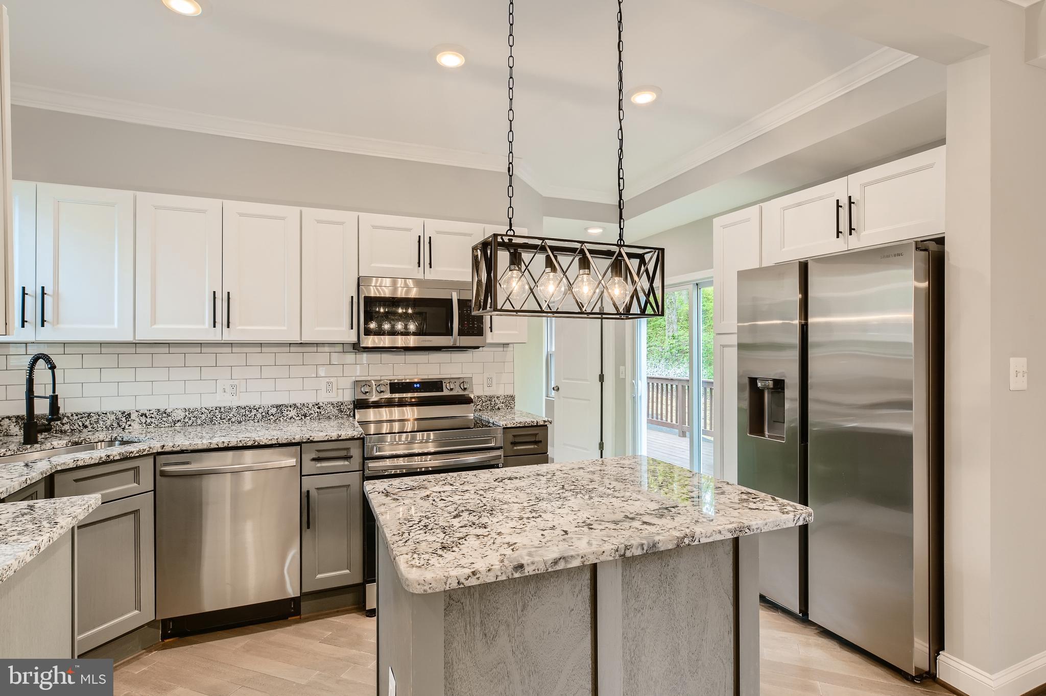 LANDSDOWNE - Residential